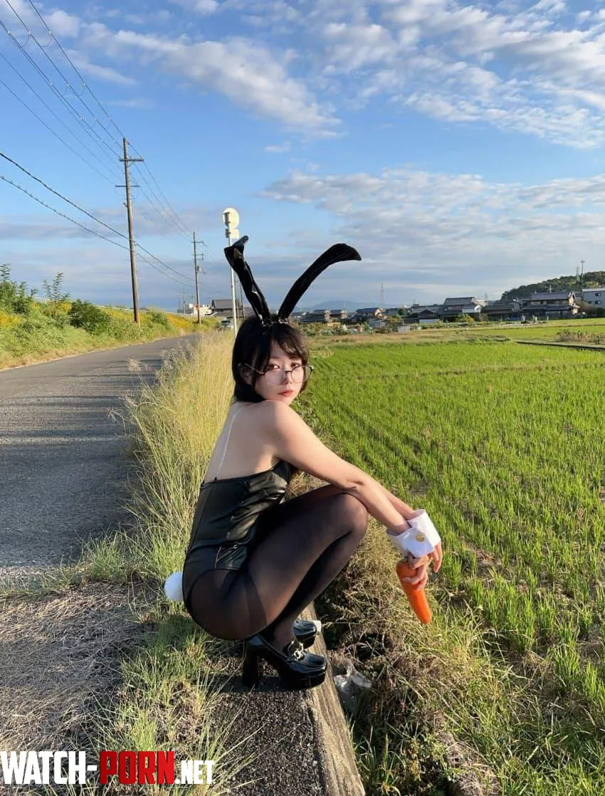 This looks pretty real...with a carrot 🥕 by Eat_ya_veggies