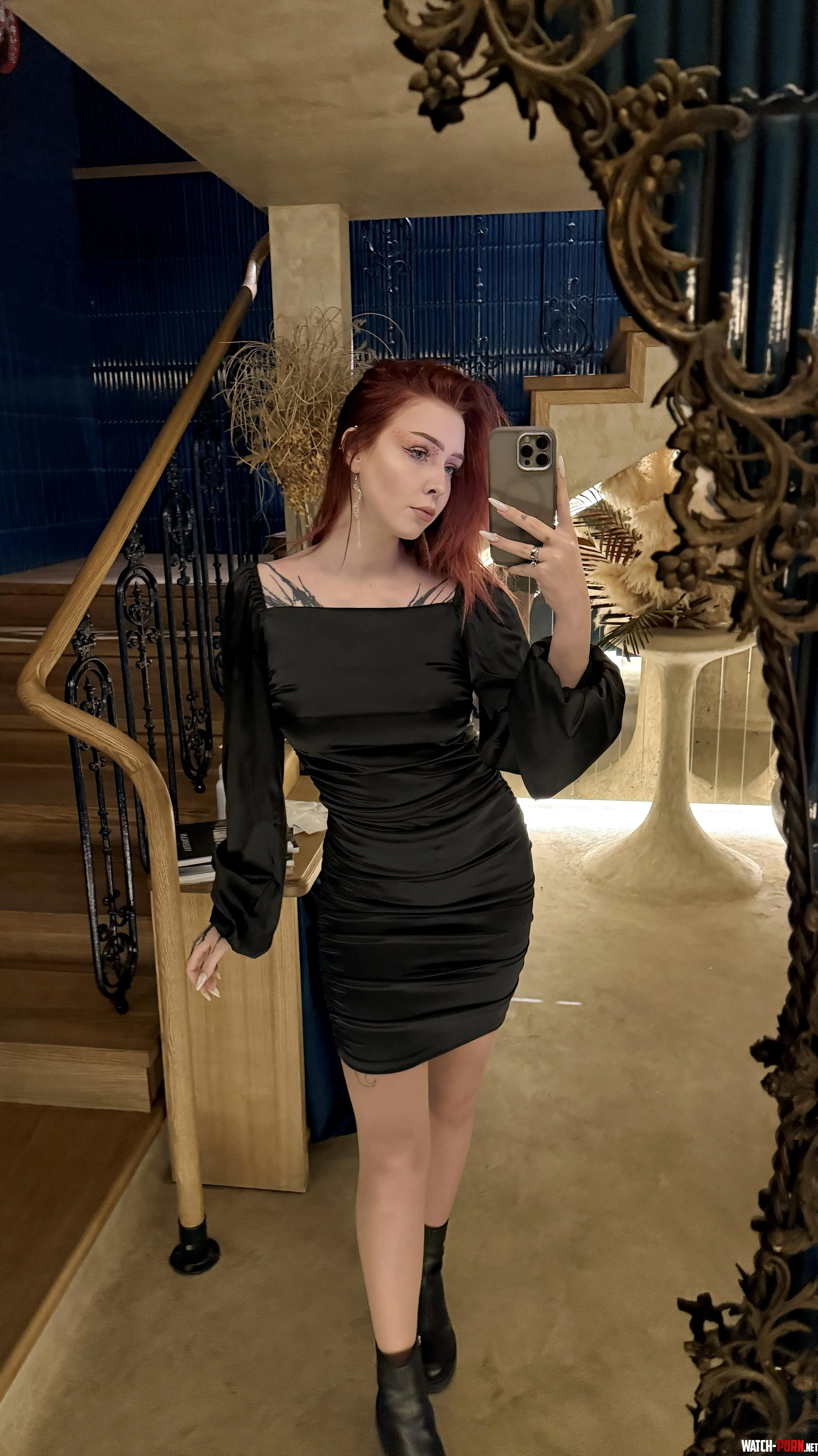 A lovely evening in a tight black dress by MedISiren