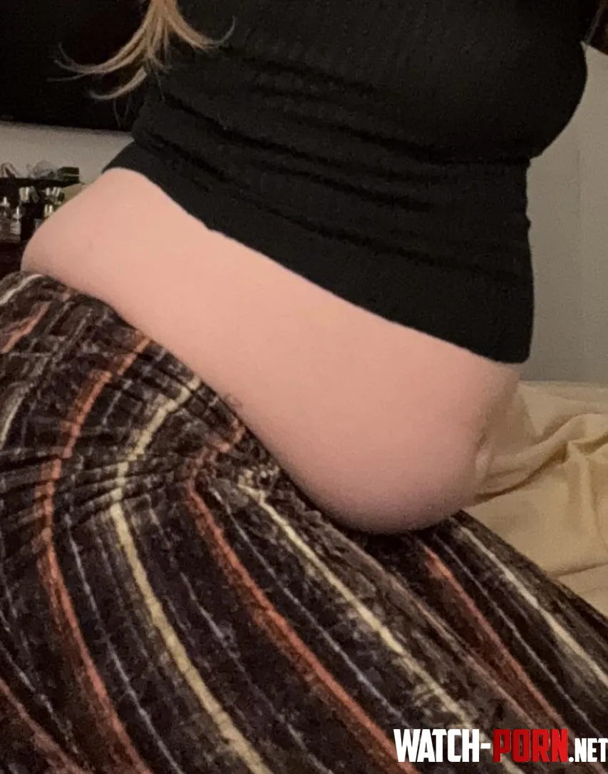 Quite the fatty calorie laden belly I’m getting.. by msgrowingbelly