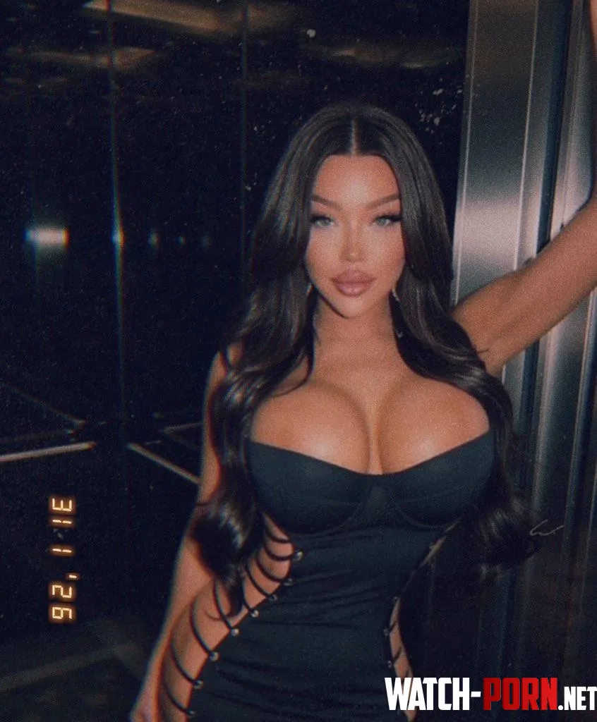 You think I’d look good on your arm babe? by Chloeroseuk9