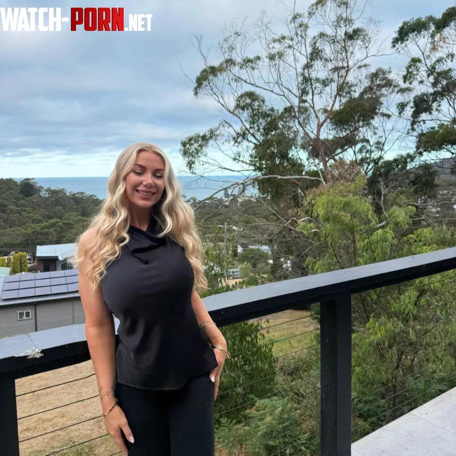 All black by ToadSpasms