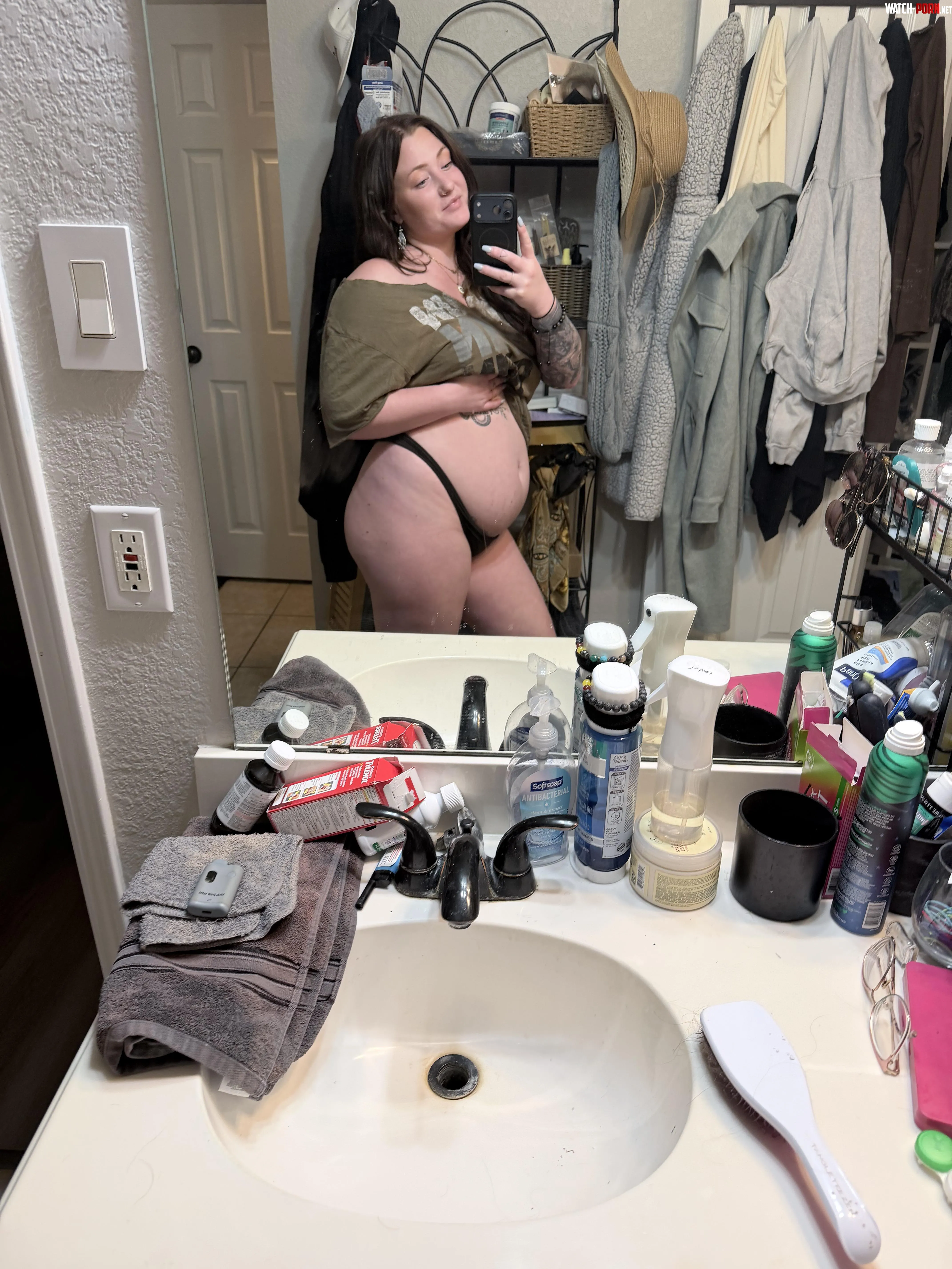 Do I have a bloating problem?🤭 by LotsOfLauren33
