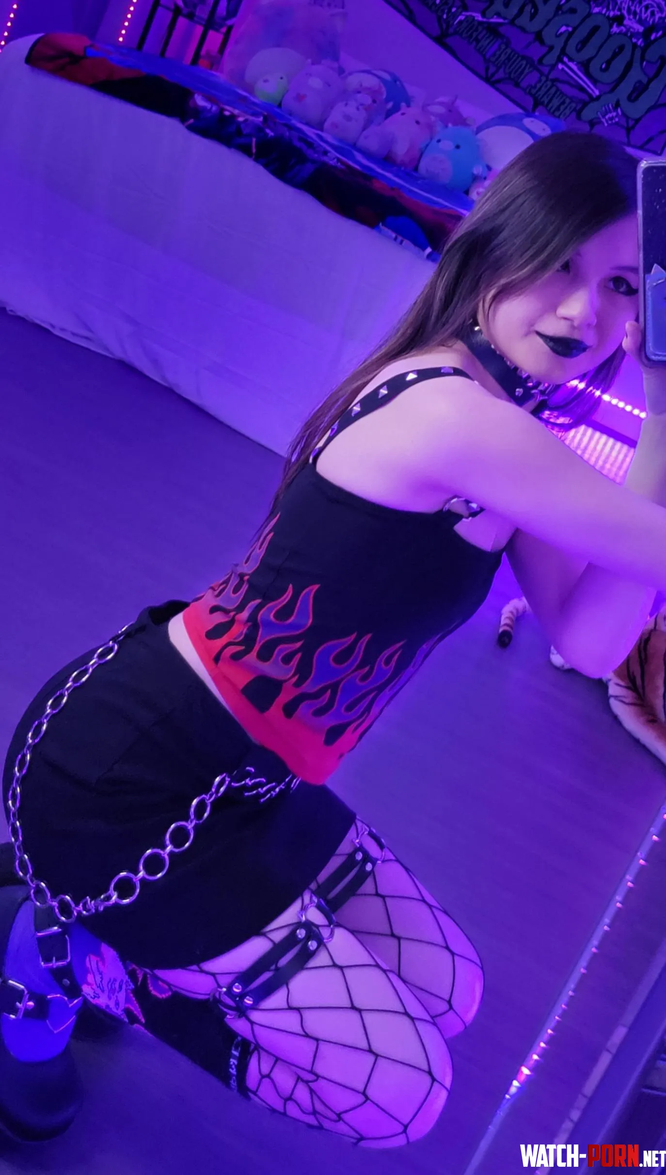 Gothic scene needs a chair by meilanimauve