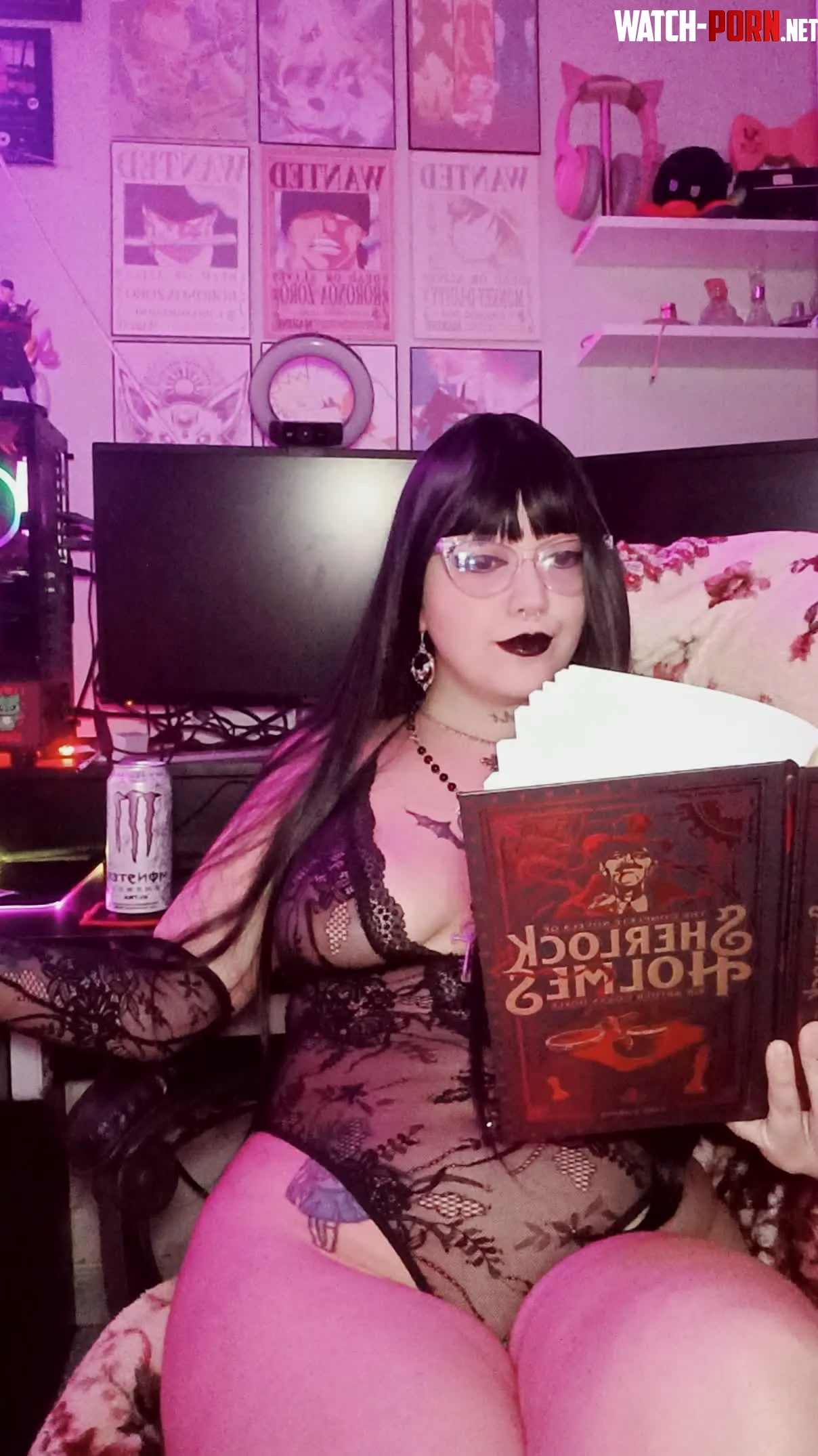 I wonder if  love thicker girl like me by DowntownSeductress