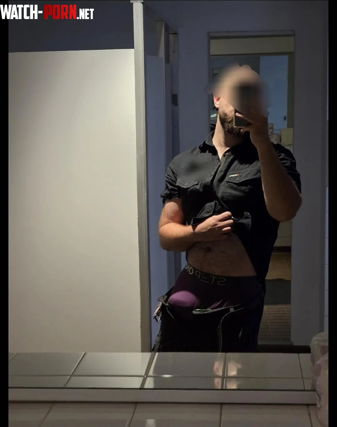 I love sharing eye contact and a s(m)ile in the lift by palinopsia7