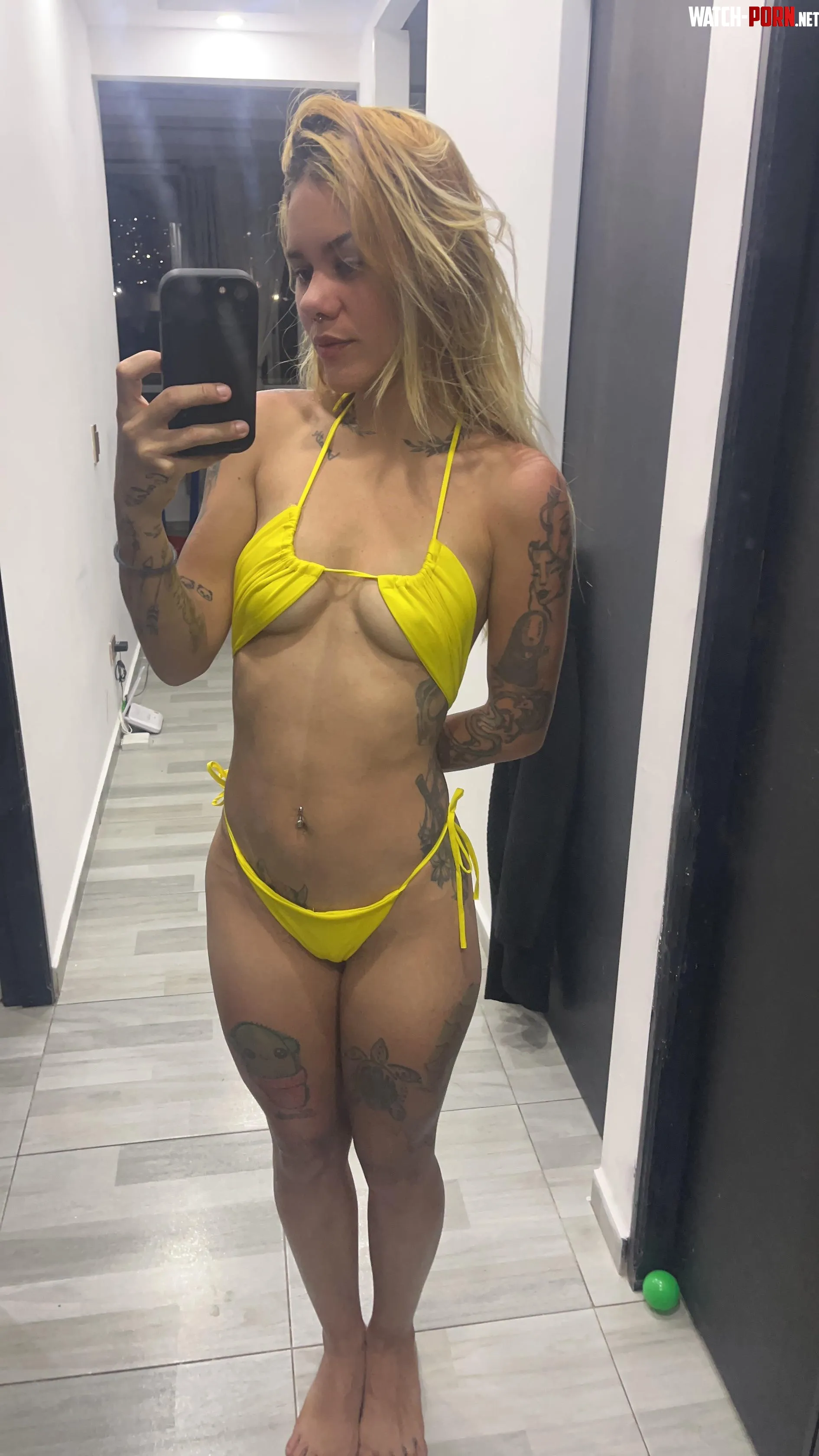 Yellow will always be a beautiful color by titanfemalm