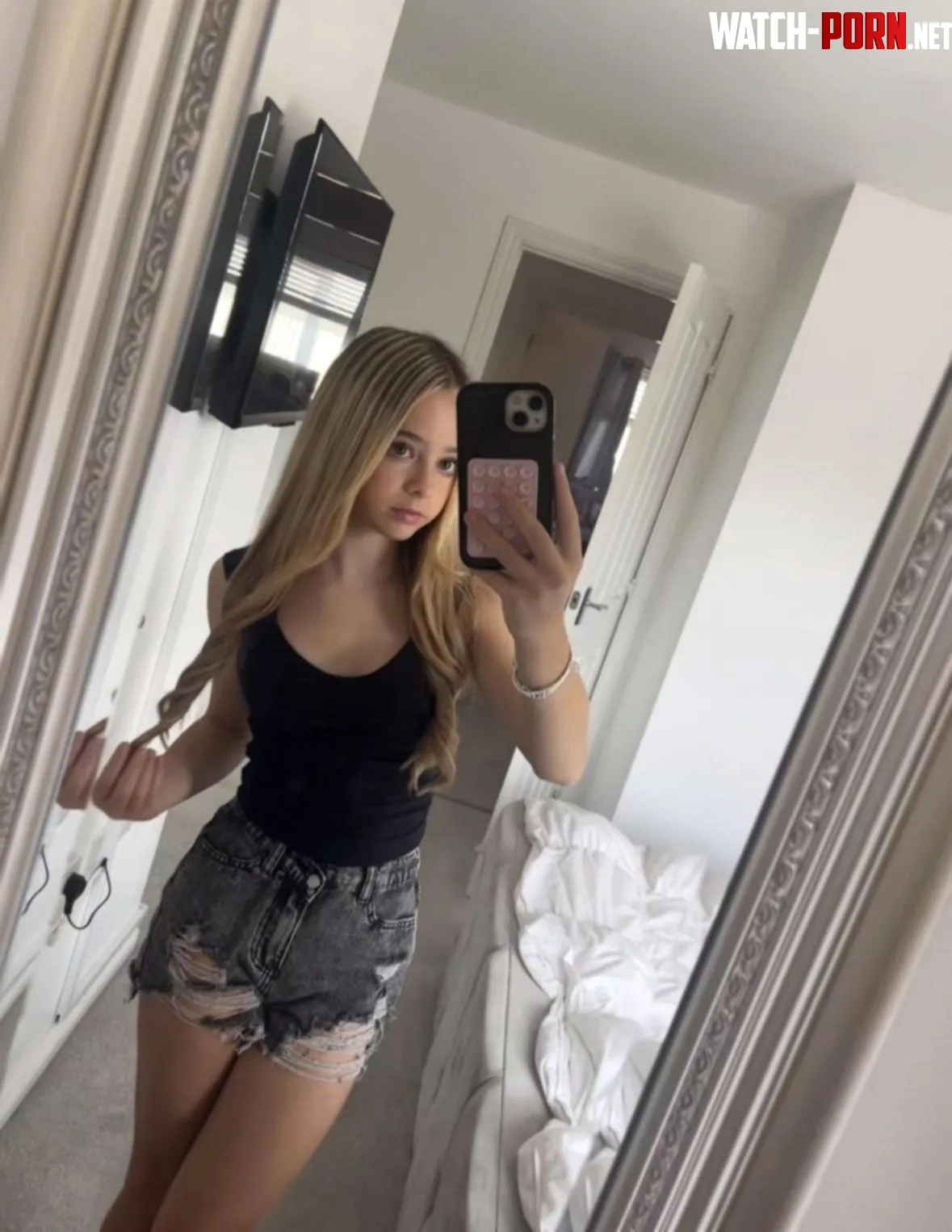 Tiny self, need a dude to keep me in check. Got the guts to take? by corndogsRguud