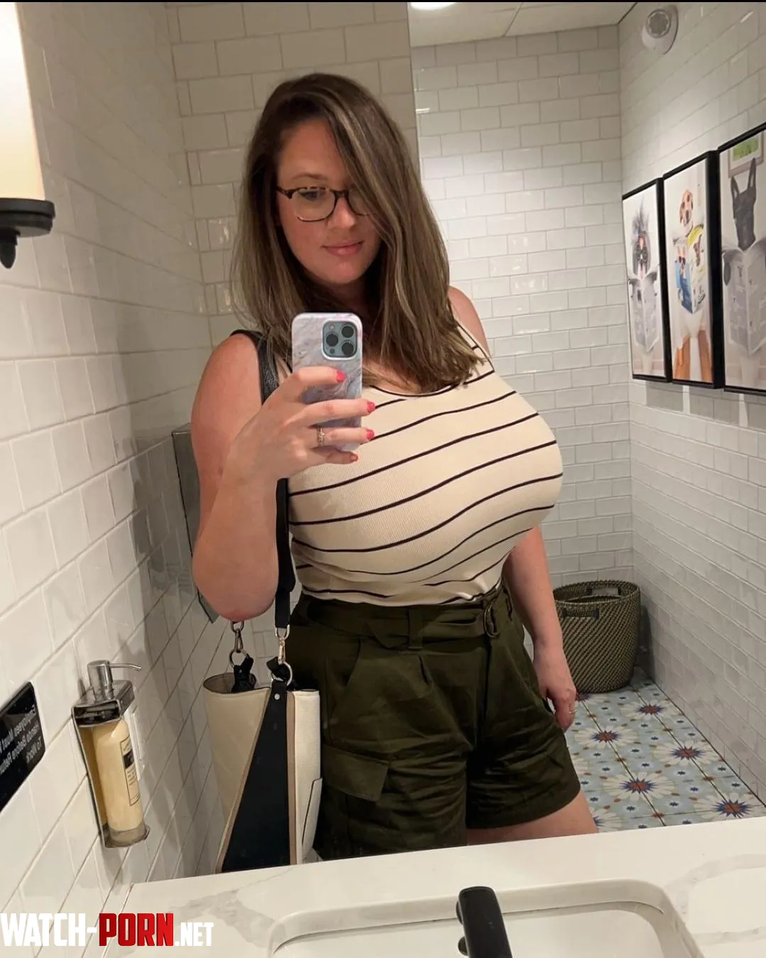 Quick mirror pic by Frequent_Screen9345