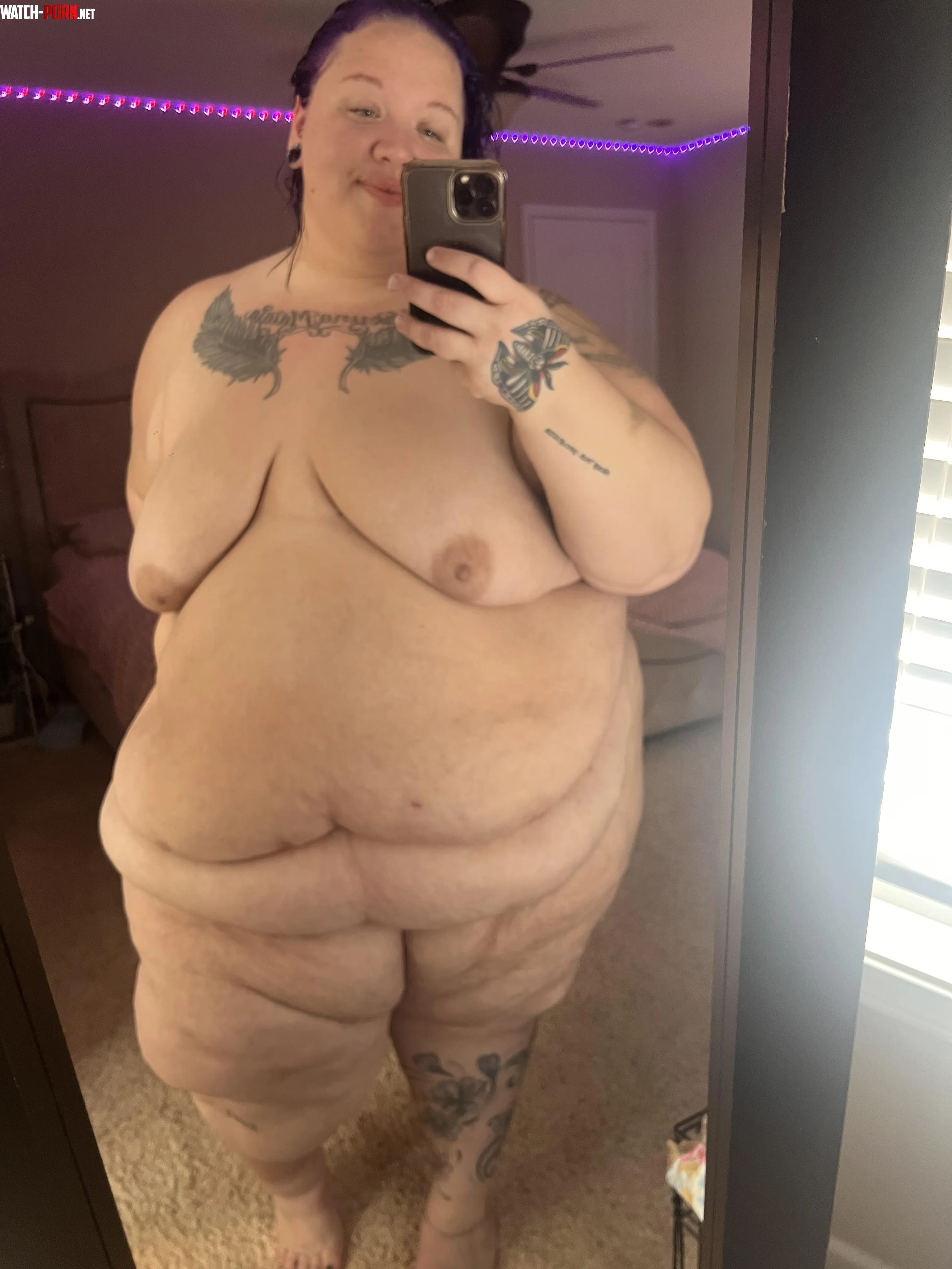 My boy toys get selfies like this by Every_Jelly_7497