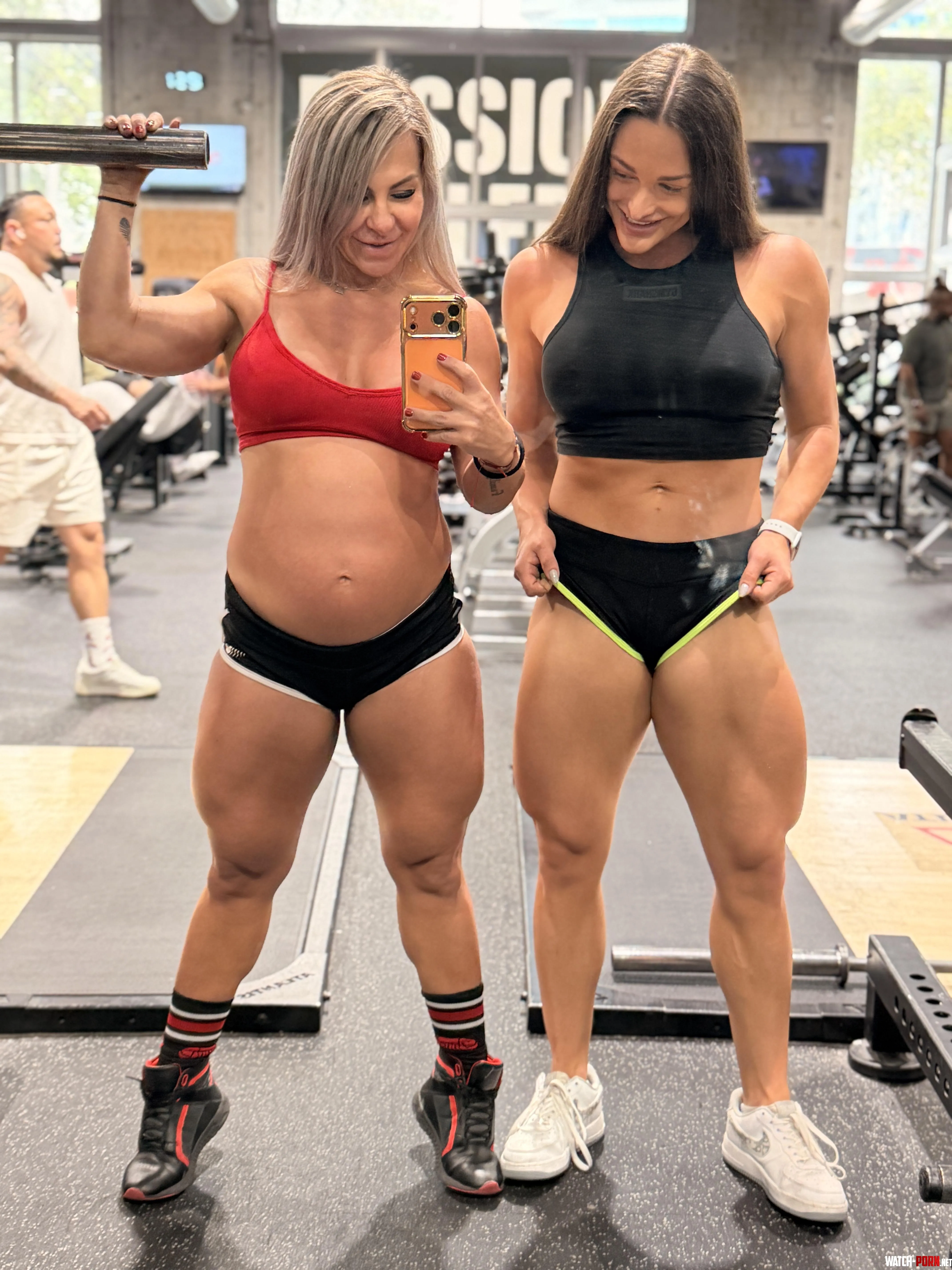 What’s a squat day without a quad pic by fitness_rose