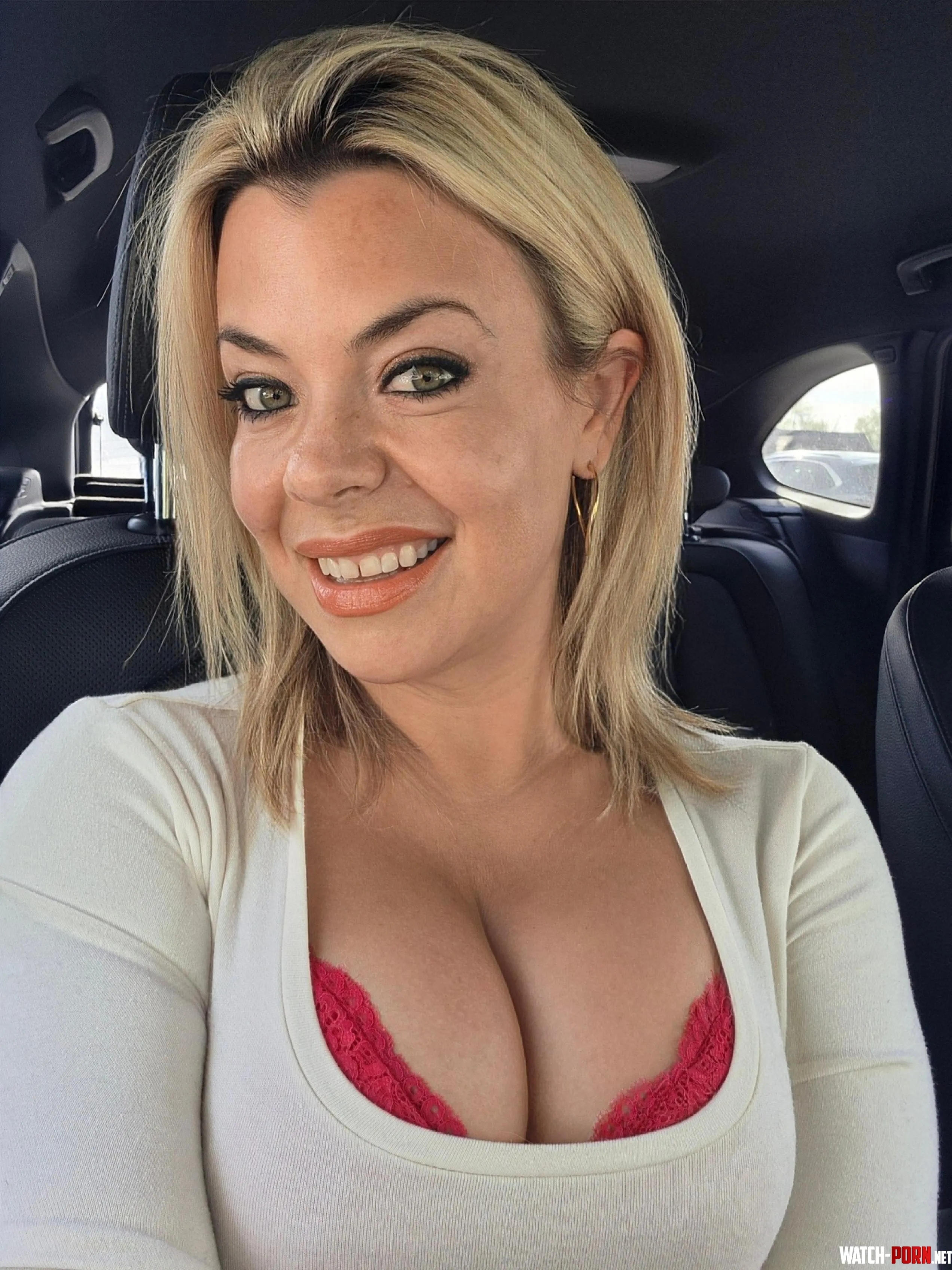 Car cleavage by FrankieFiestyMilf