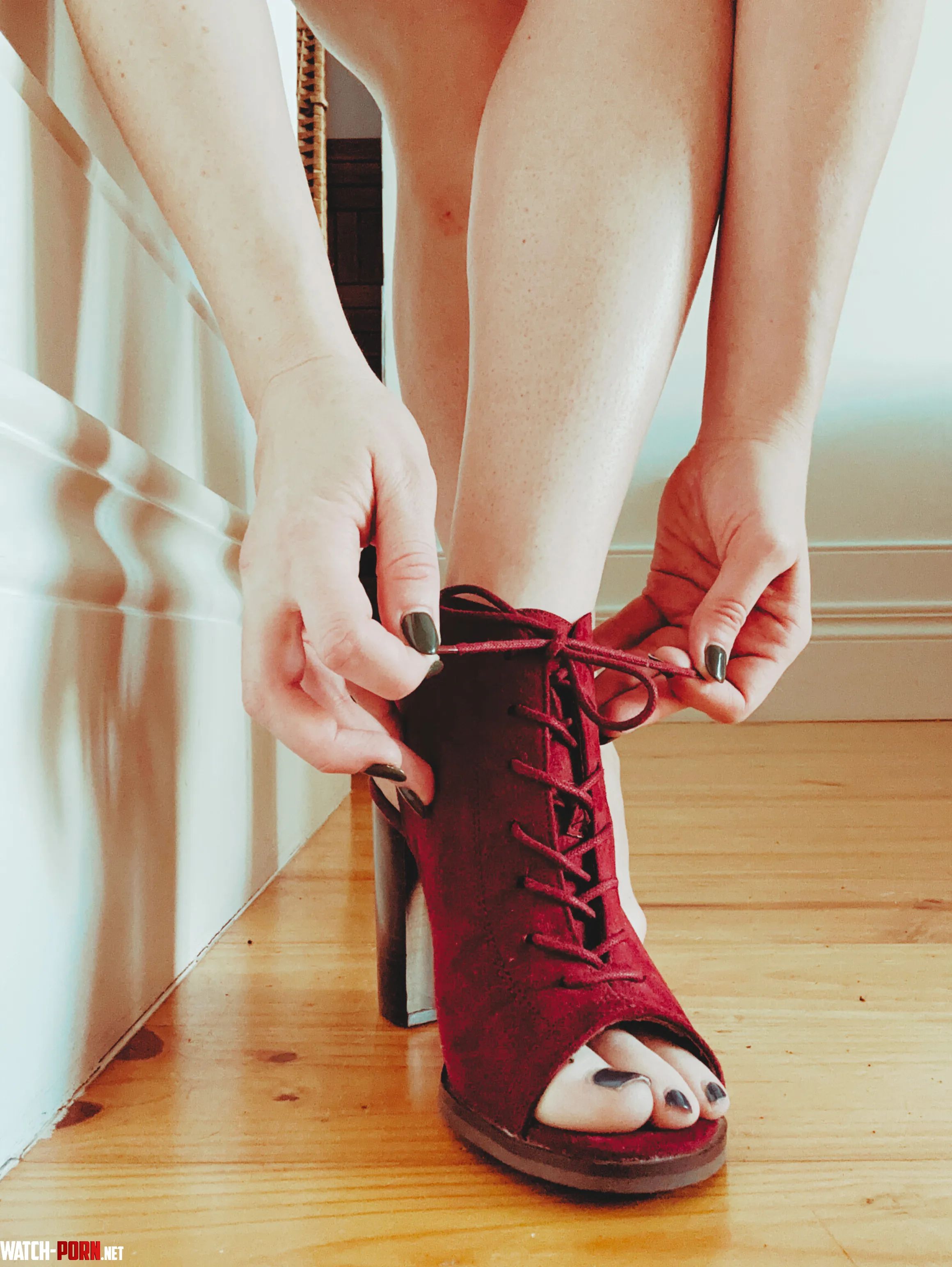 I heard you love it when older women walk all over you by that_villainess