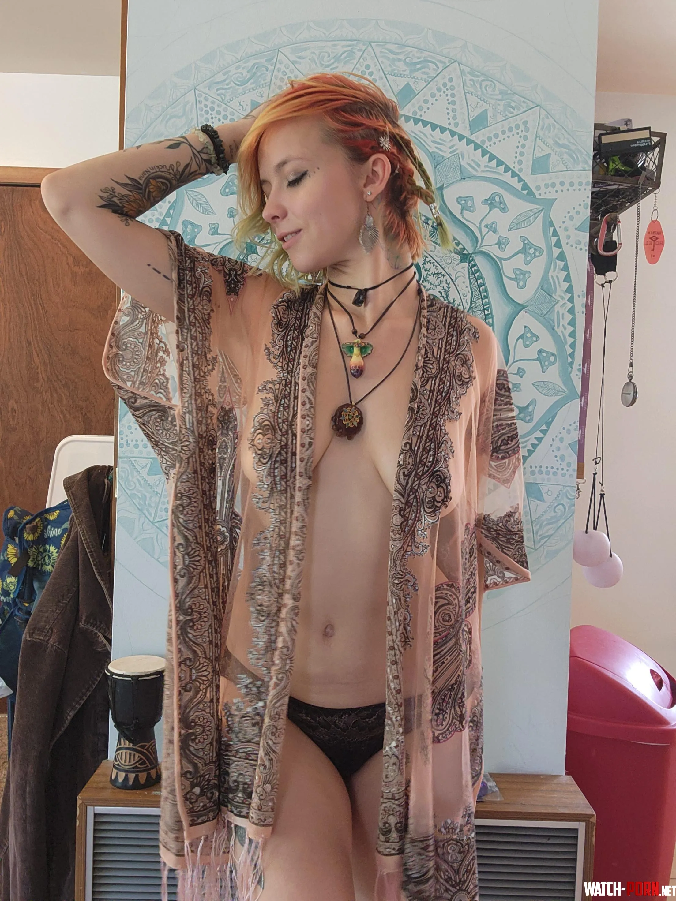 Daily posts, kink friendly, Customs, sexting, gfe, anything your heart can want from this hippie chick by Mavissky