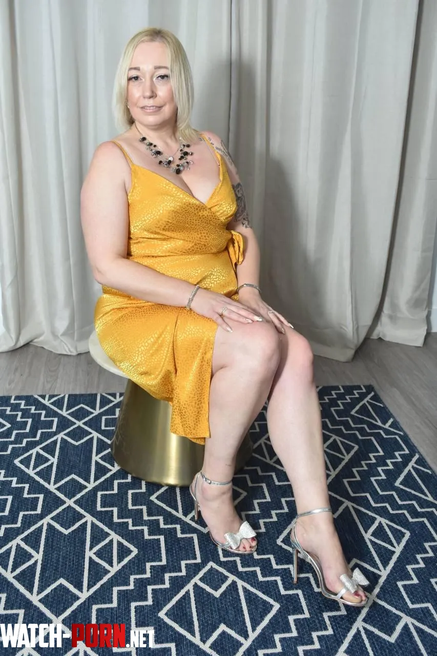 Think you could take a curvy blonde somewhere lovely? by TessaTimms3128