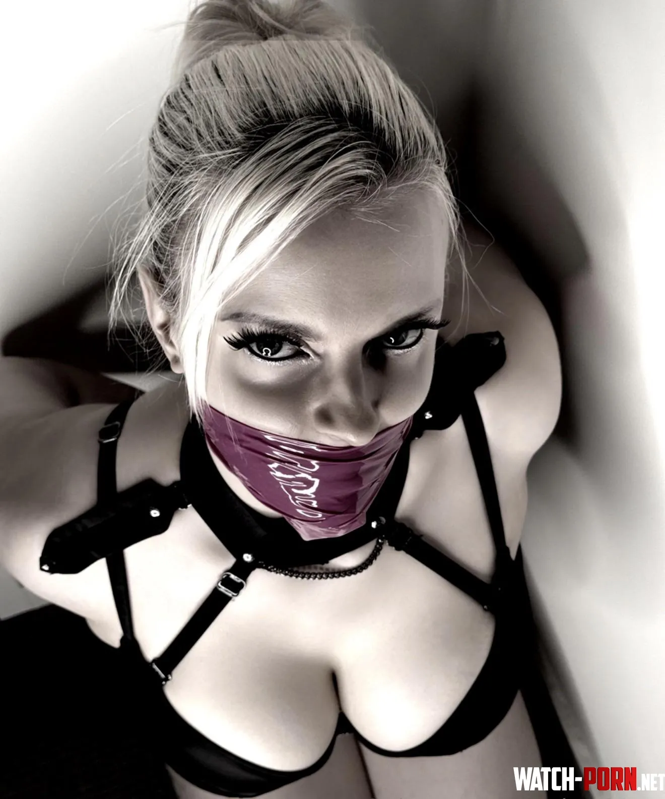 Will you keep me caged and secure? 🖤 by MissZangz