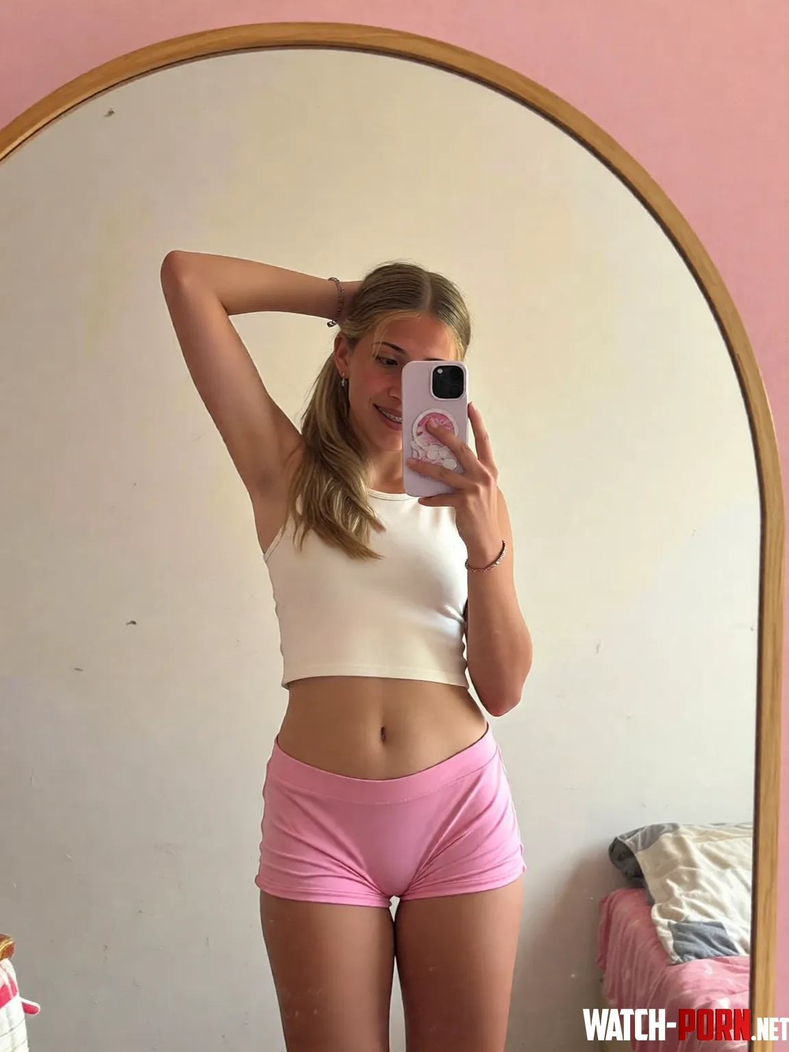 am I a weirdo for wanting someone to lick my armpits? by CuteButDistracting