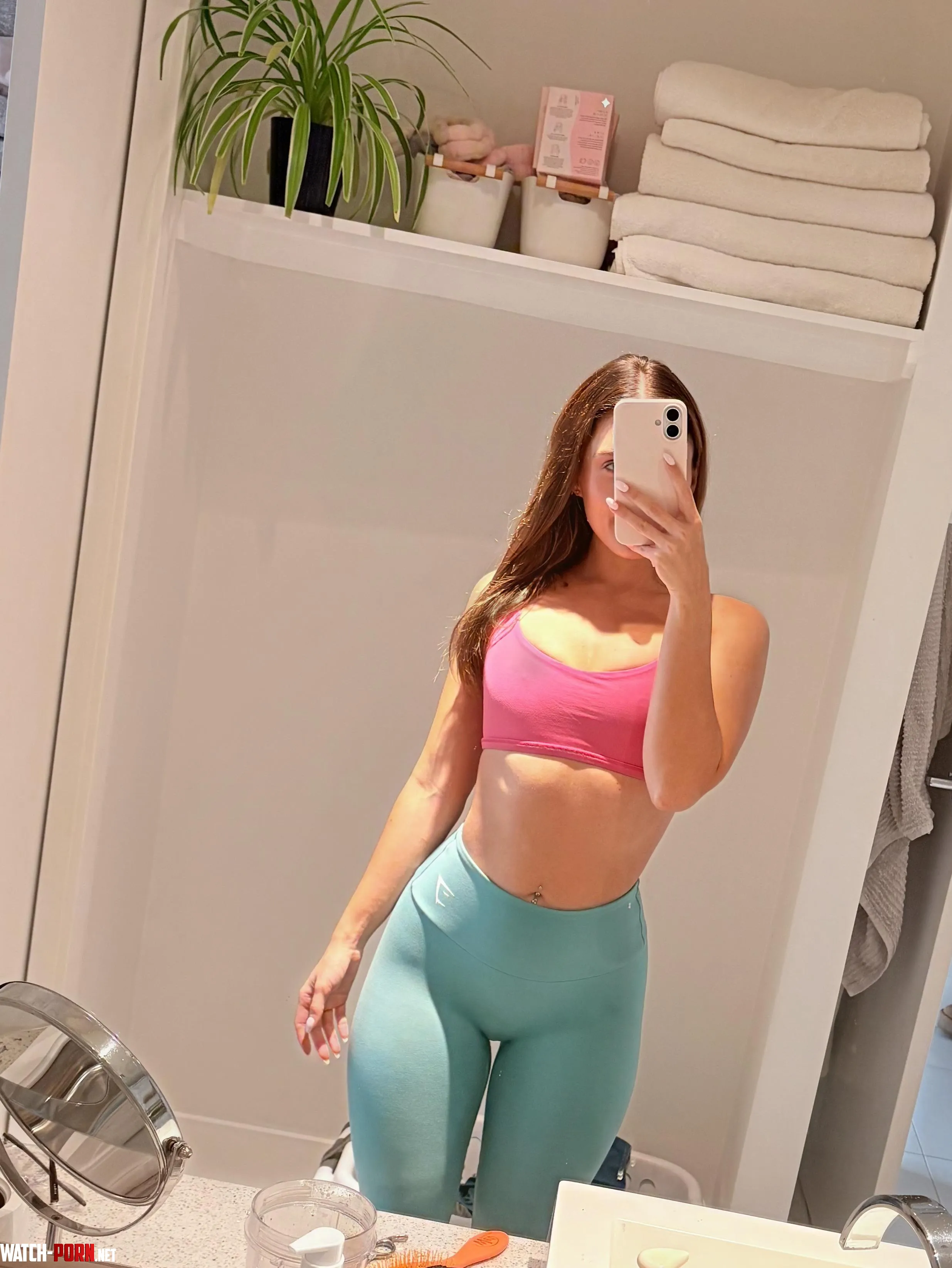 I love how yoga pants show off my shape by Sagittariusbabygirl