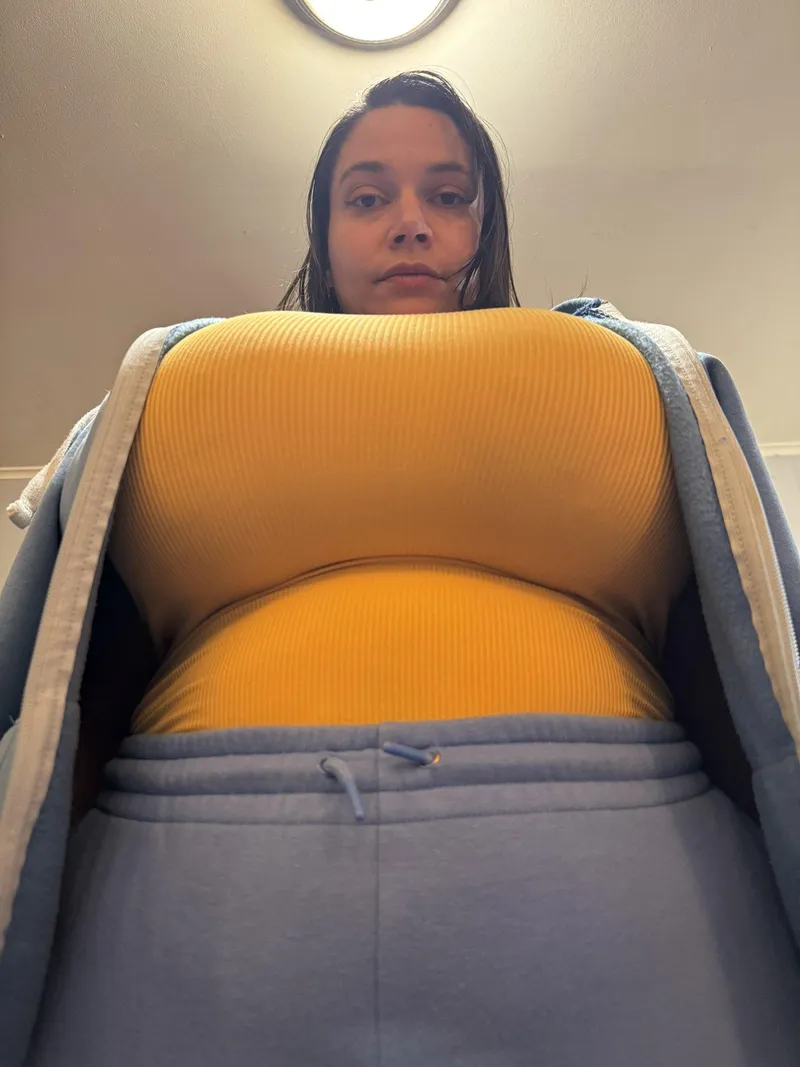 Thumbnail Tight Shirts Rule: A Captivating Journey in 2busty2hide