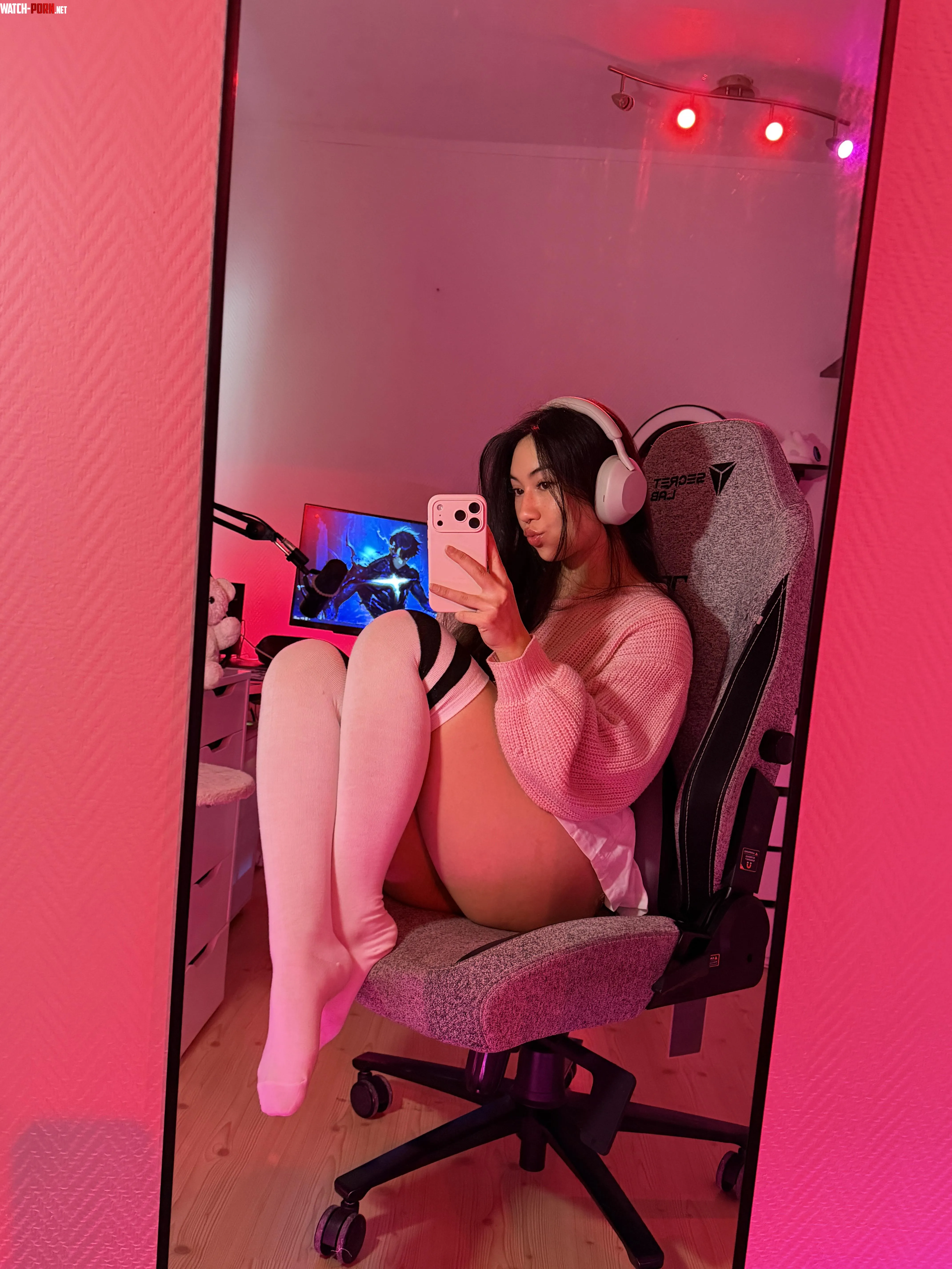 white men, am i your type? by vasiaxo