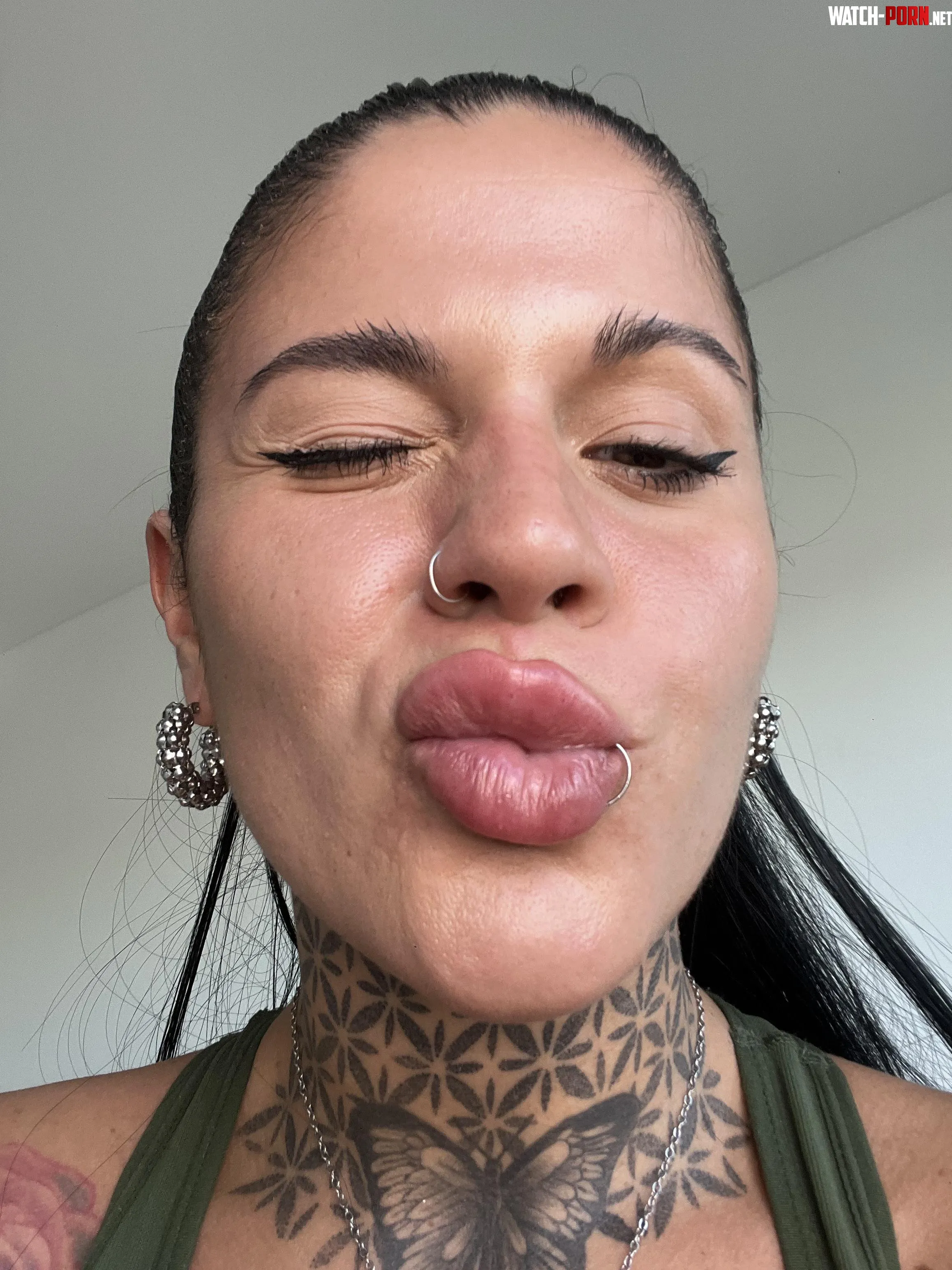 Sé que te encanta mi boca de pato by girlytattoo