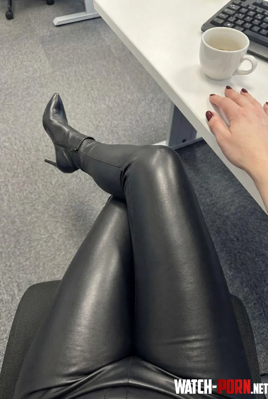 I so want you to cum all over my leather pants by hotmomfantasyy