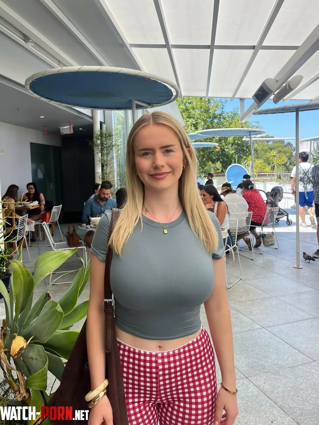 Beauty by ordinaryrndmshtguy