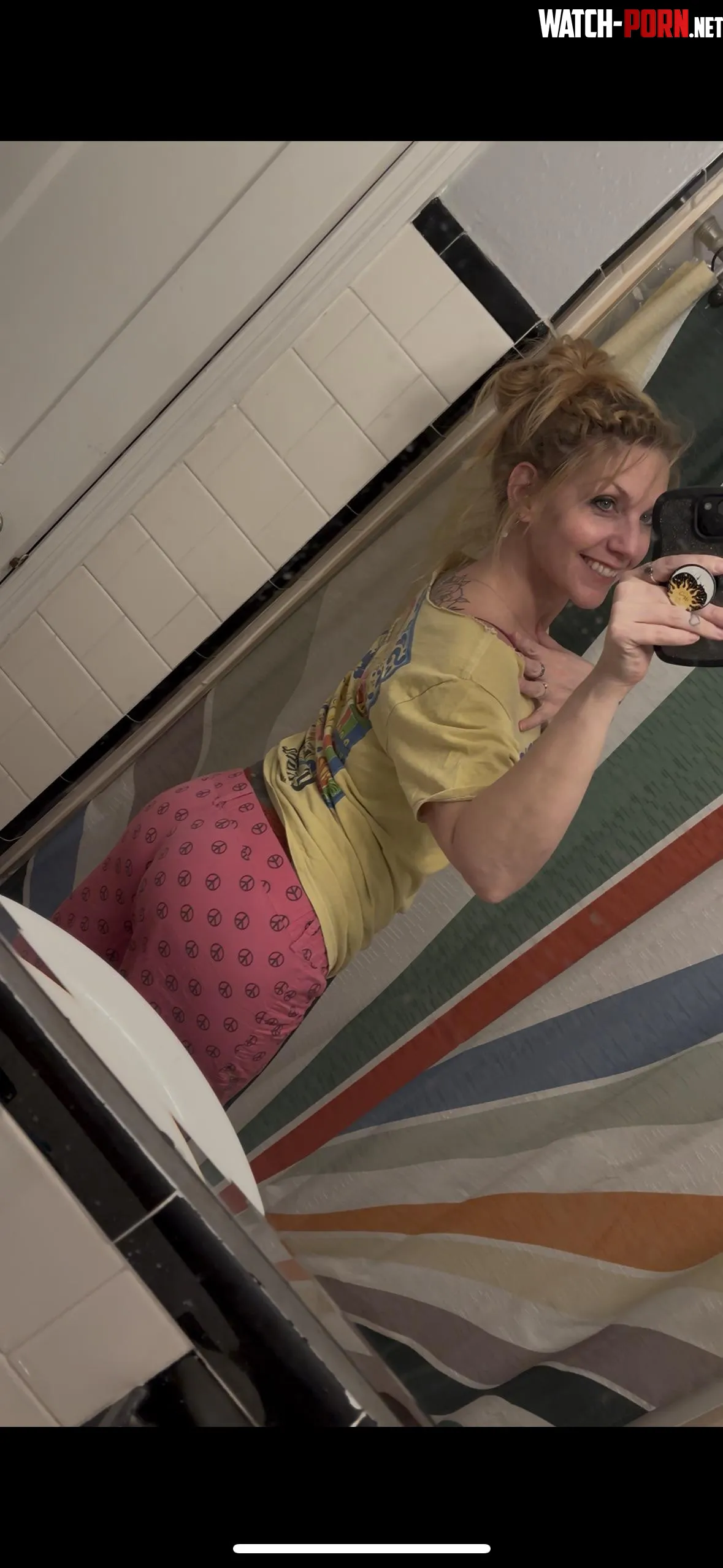 Comfy booty and I don’t careeee by NoraVines