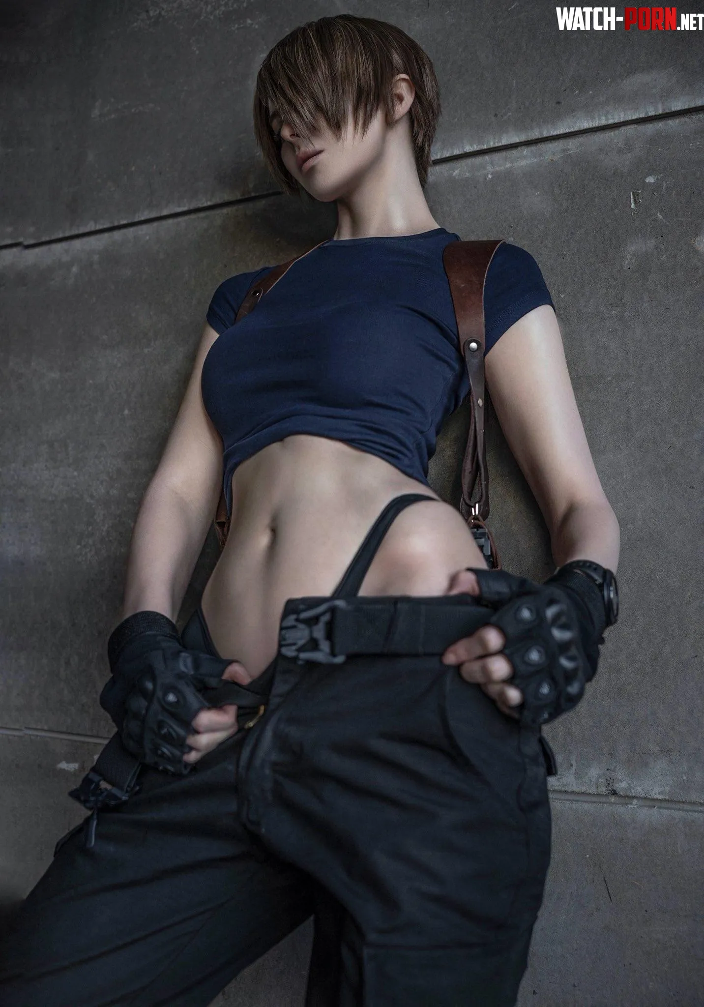 Leon Kennedy (♀) cosplay by me by _vinnegal