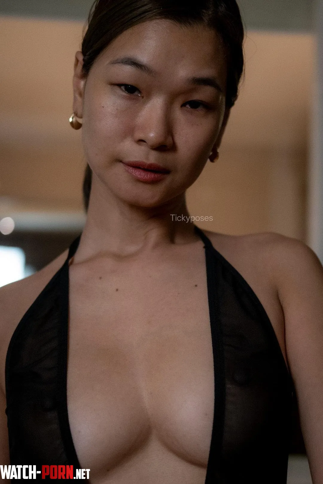 this look maybe too direct… but i don’t turn away by Tickyposes