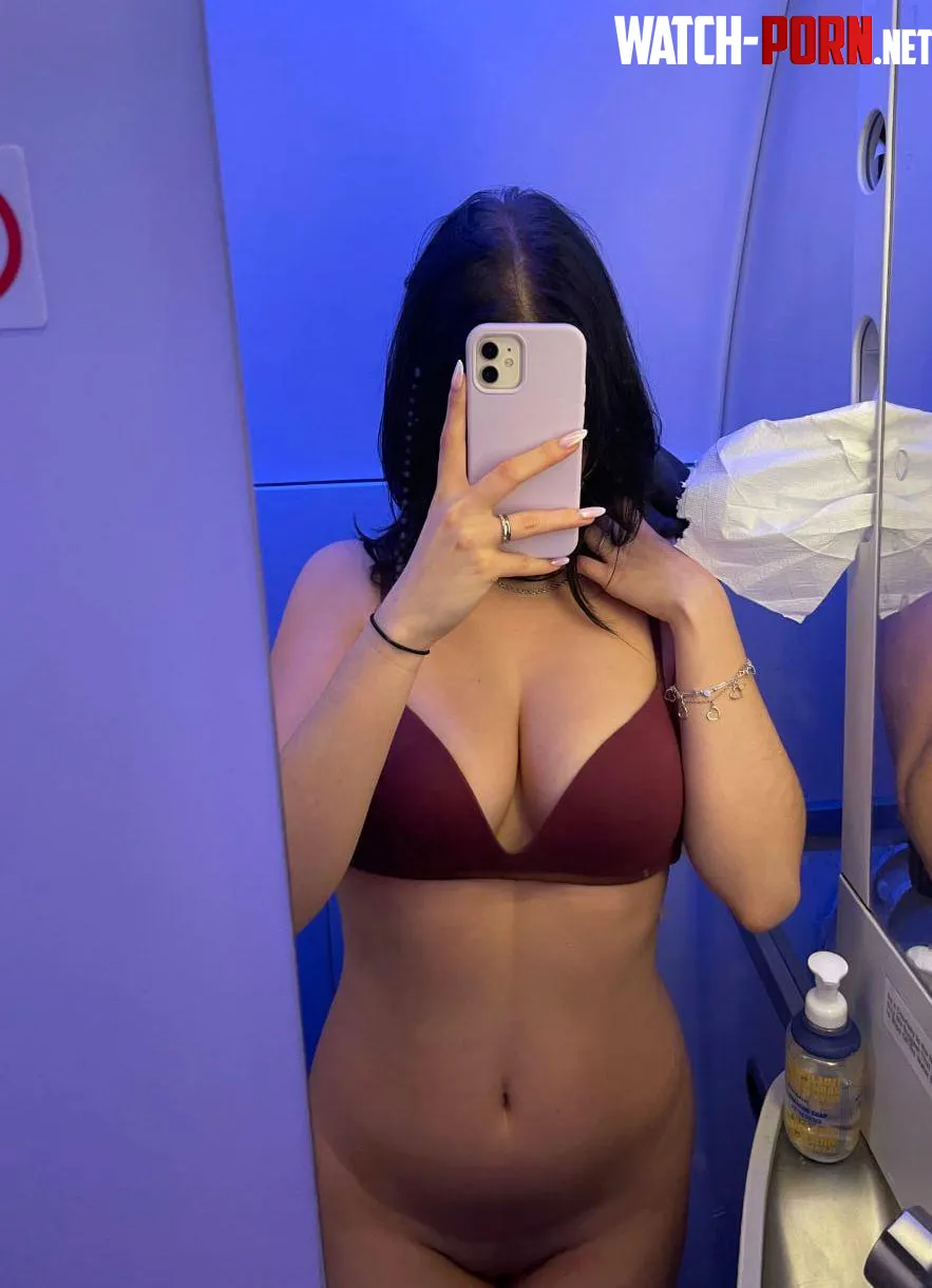 Borde jag ta av bhn också?🙈 by SuccessfulEgg240