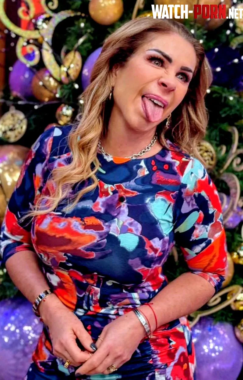 Curvy milf by Alarming-Leather3974