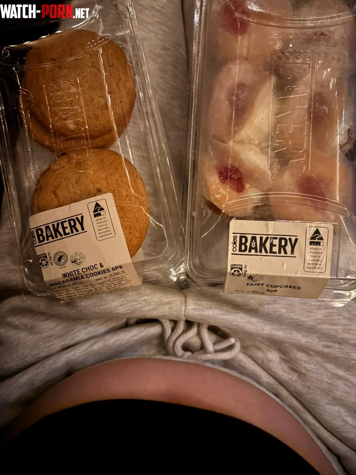 Couple of snacks for dessert 😋 by CarrotCakeCurves