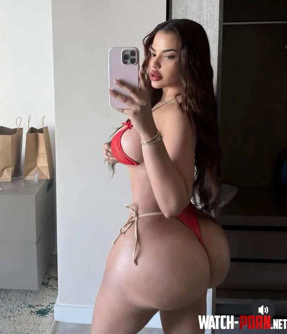 Big & Beautiful by TheSexyBrunette