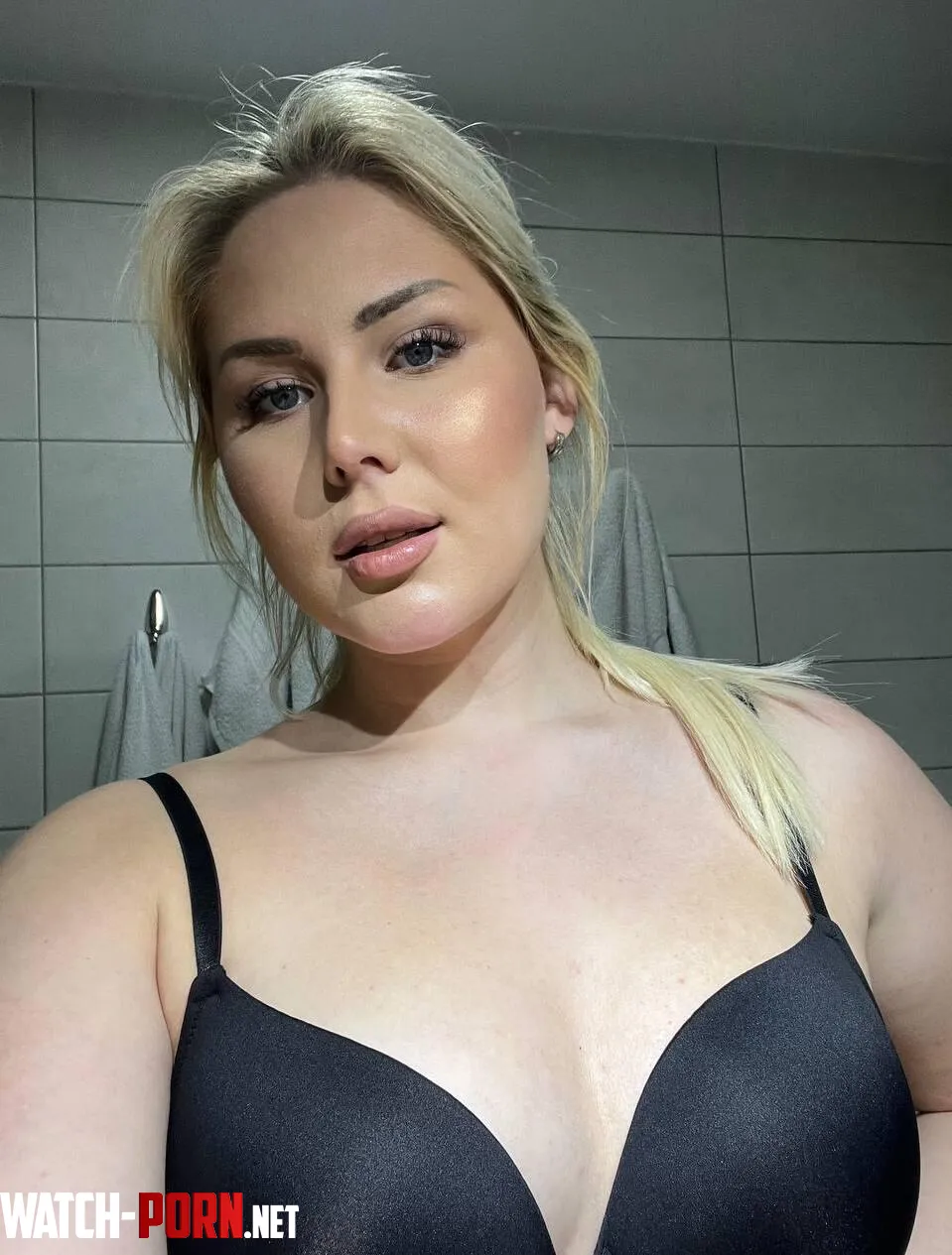 Blondes are always more fun by misael88