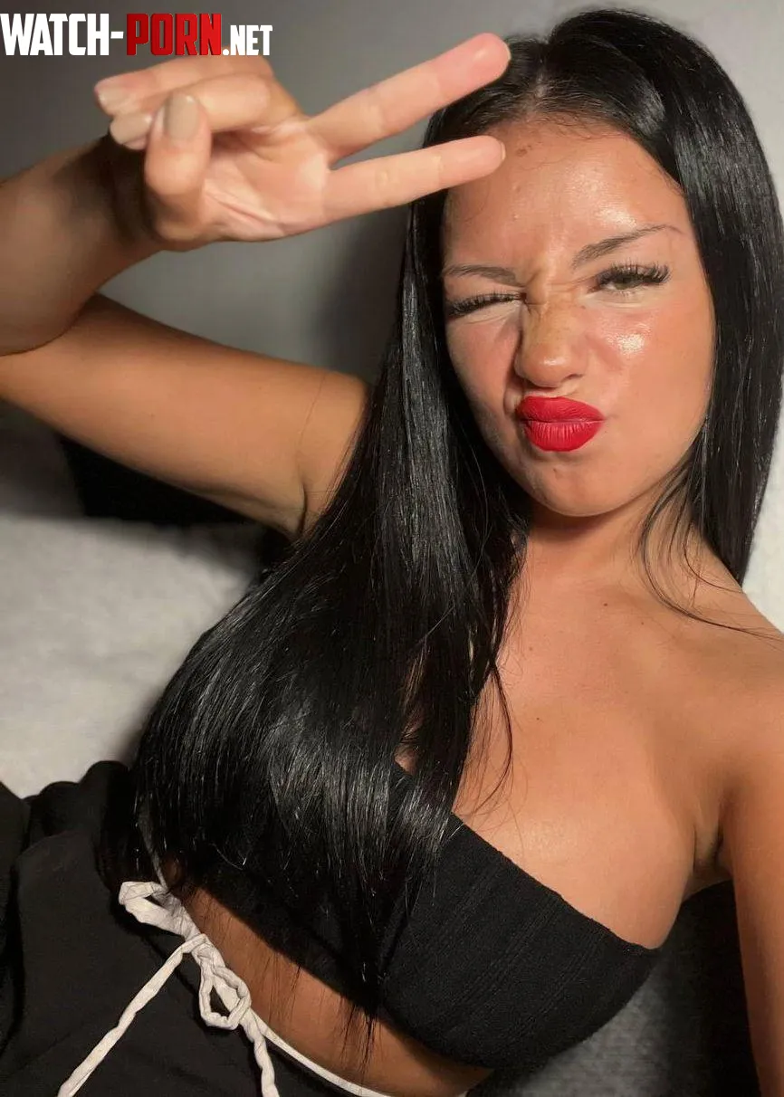 feeling myself a little bit by SereneSorceressx