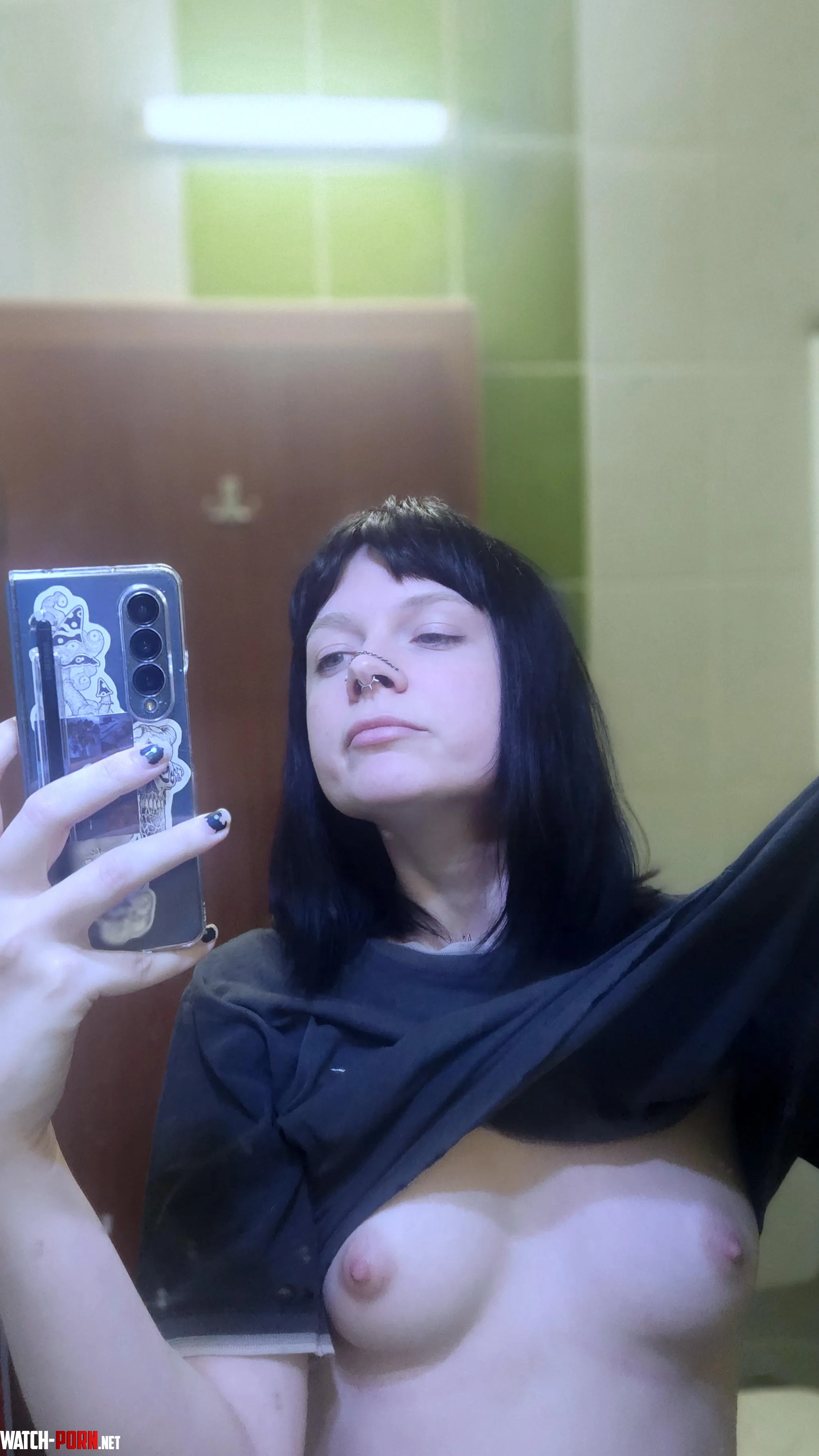 lazy day but make it distracting by Miniature_Girlfriend