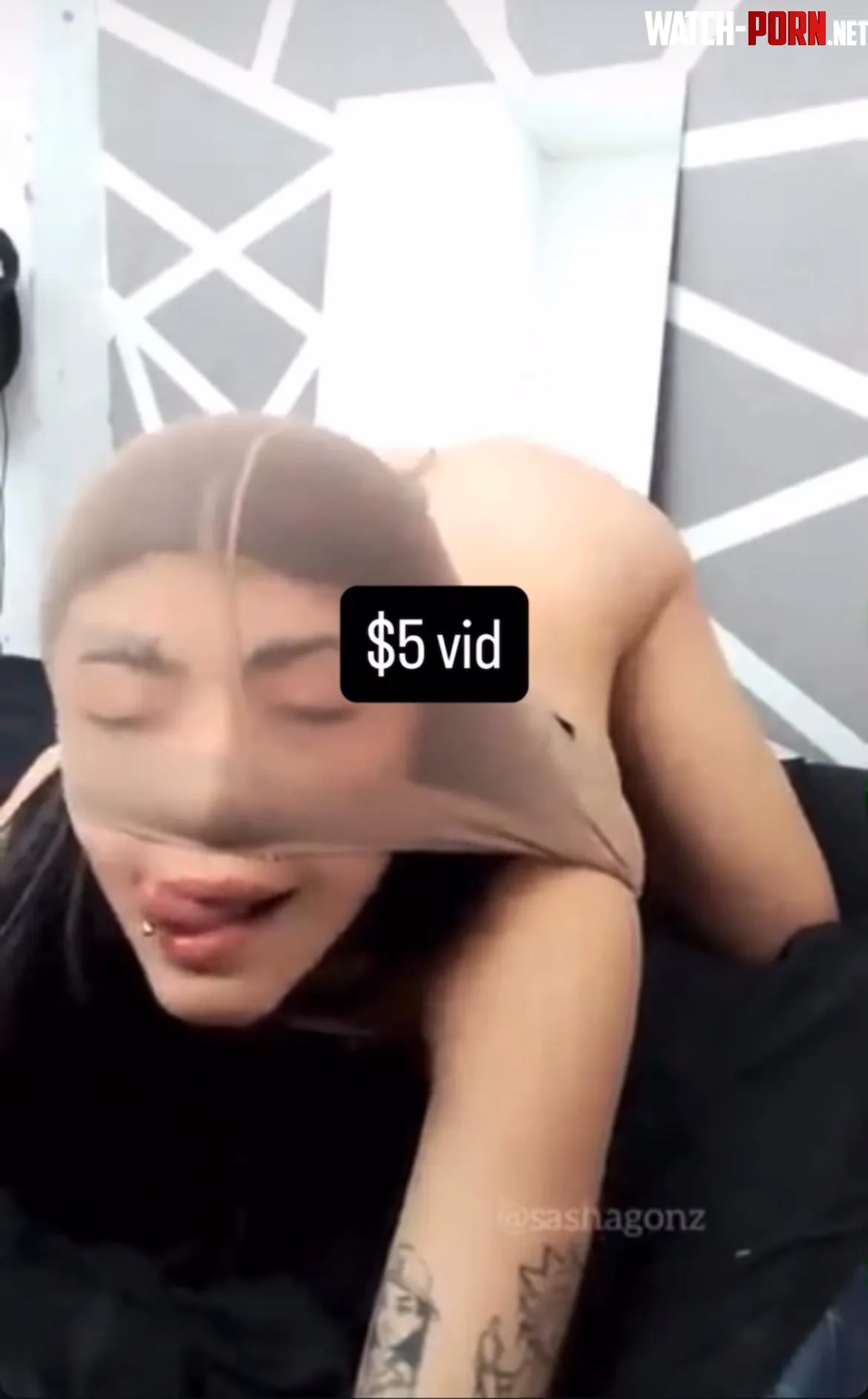 She still active?🥵🥵btw i dont sell vids this just a screenshot I saw. by Spiritual_Ad_4405