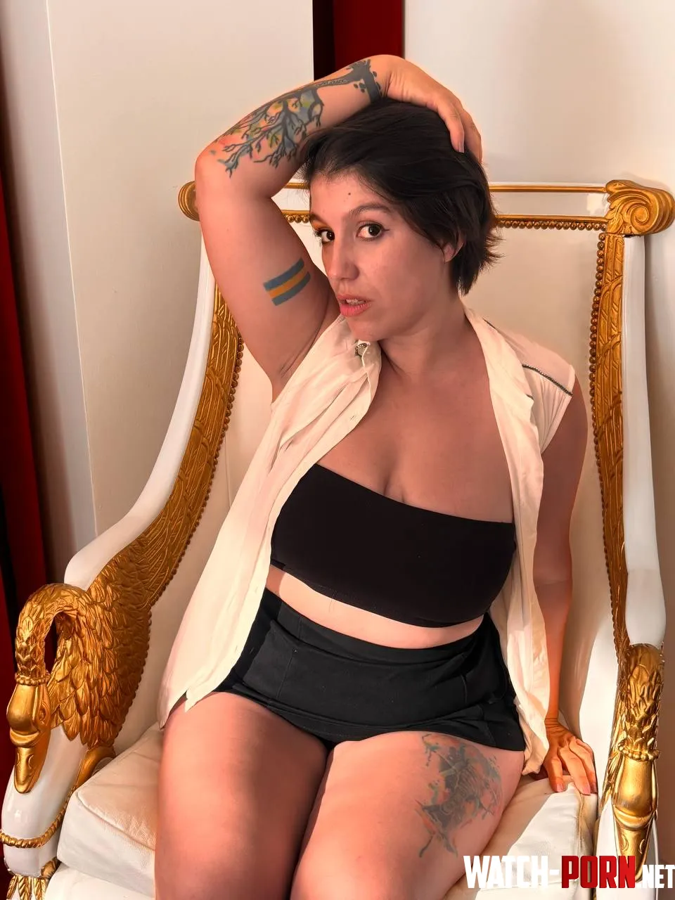 A little skin, a lot of problems. by Inesitaax