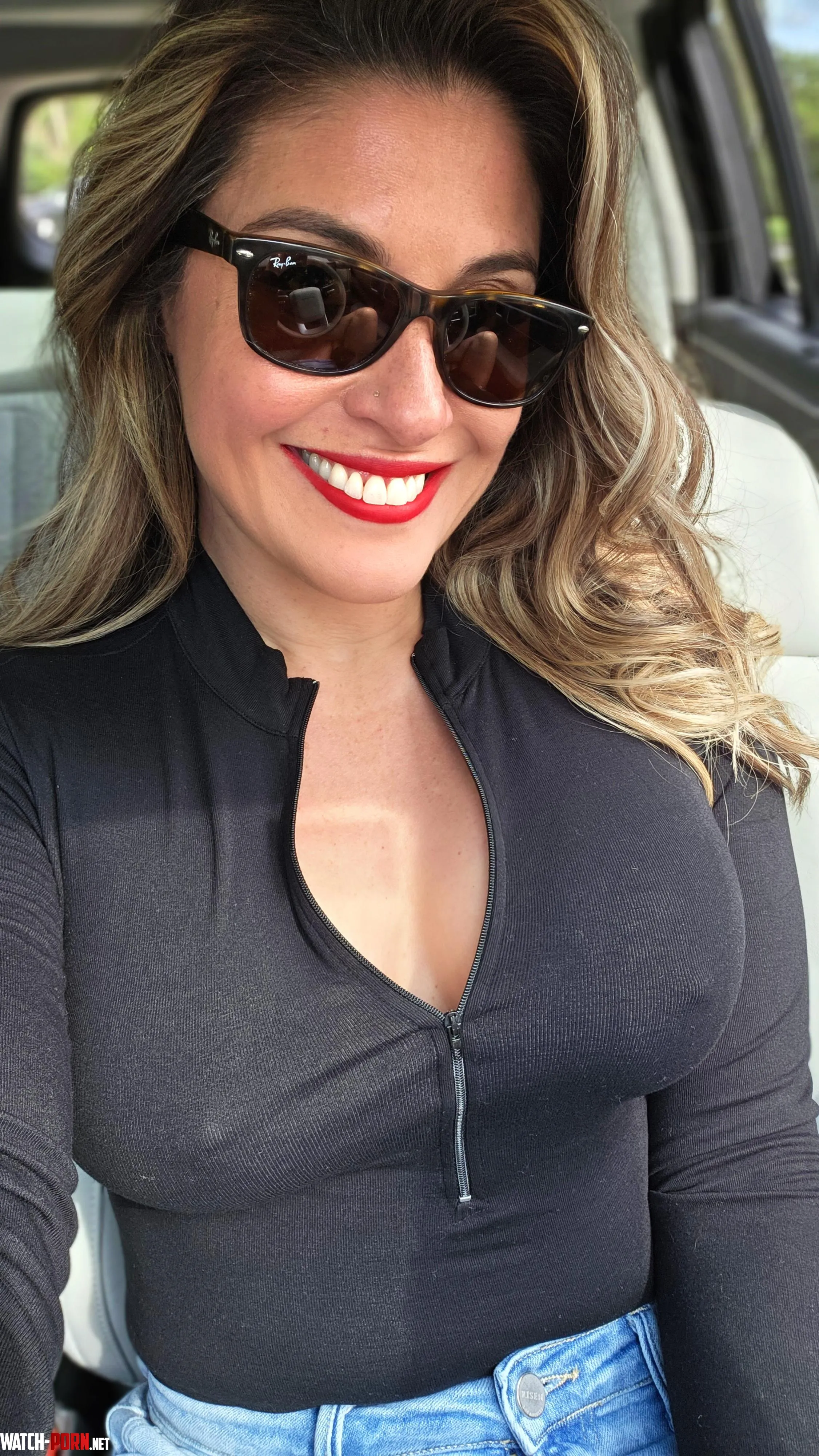 A little sunshine, a tight top, and zero apologies by cc51817