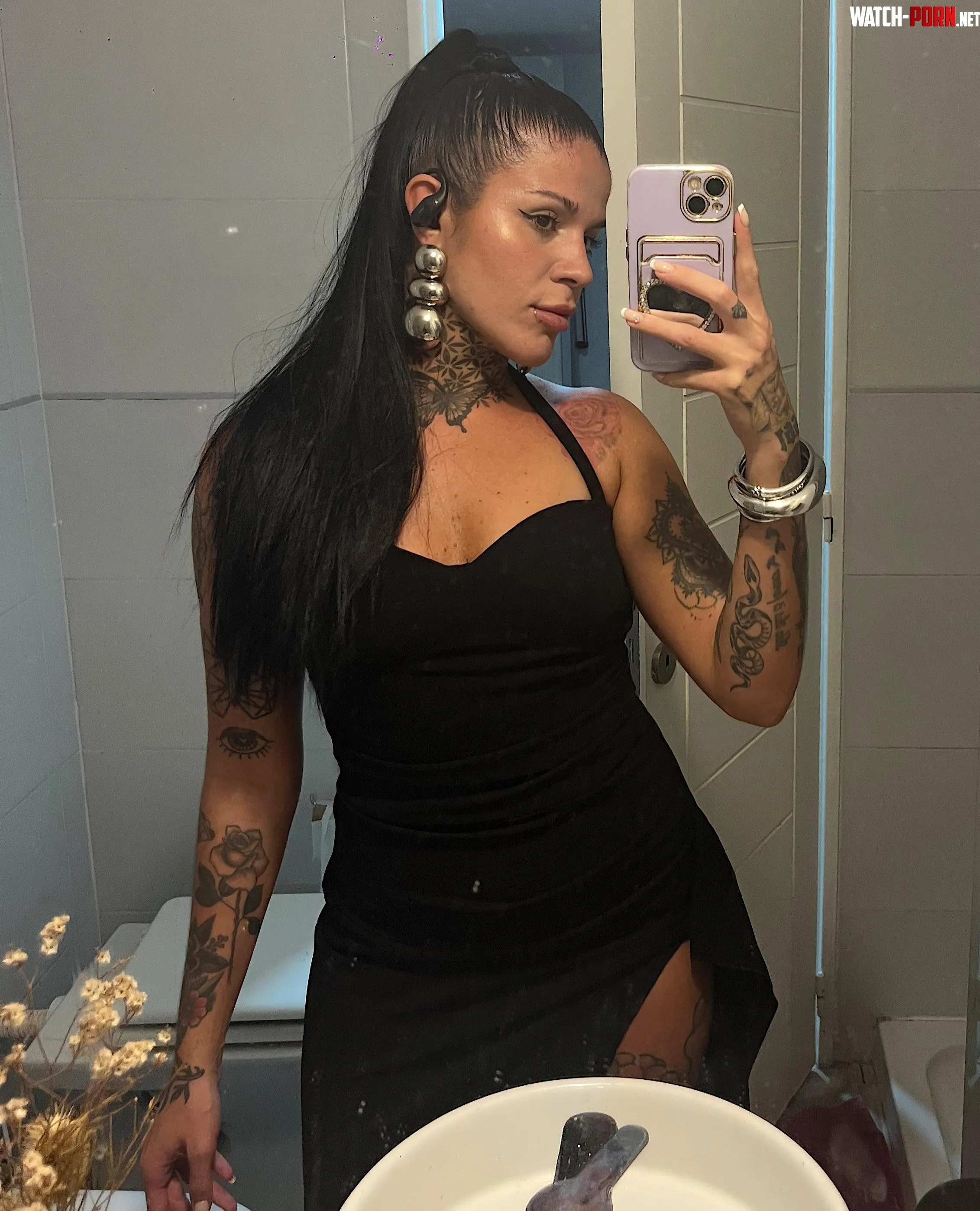 Me encanta mi pony tail y el outfit negro by girlytattoo
