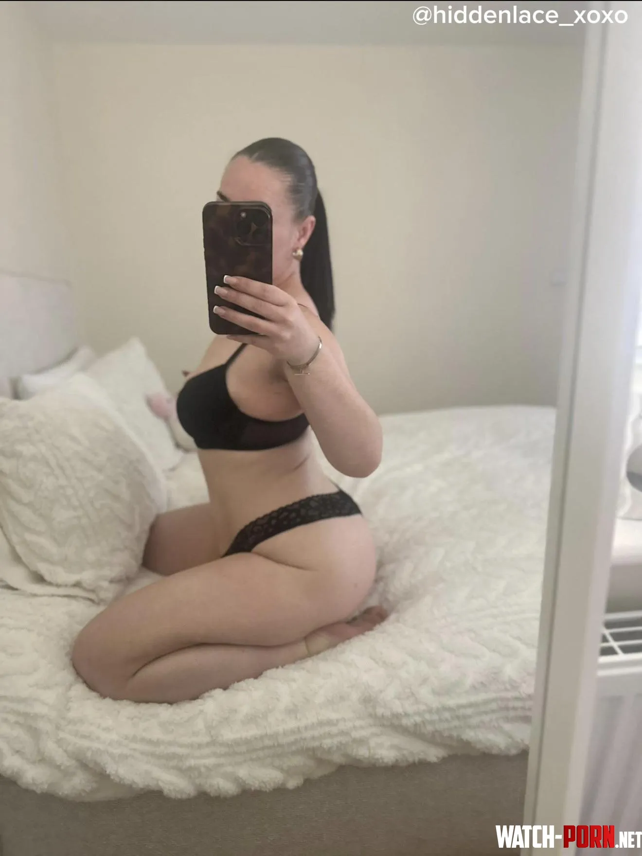 Would you join me or just stare? by hidden_lacexoxo