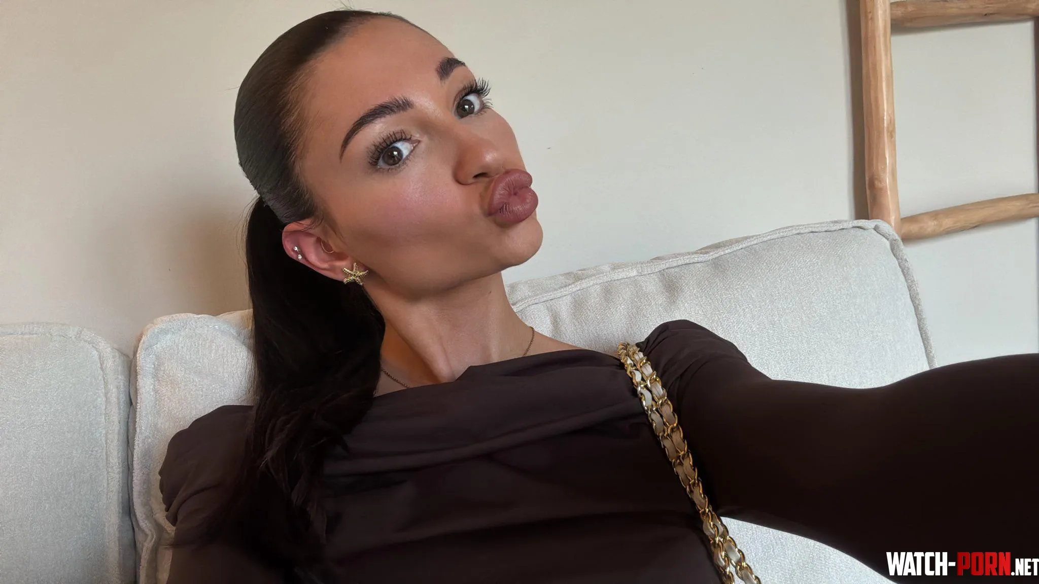 Pouty lips by boccador7516