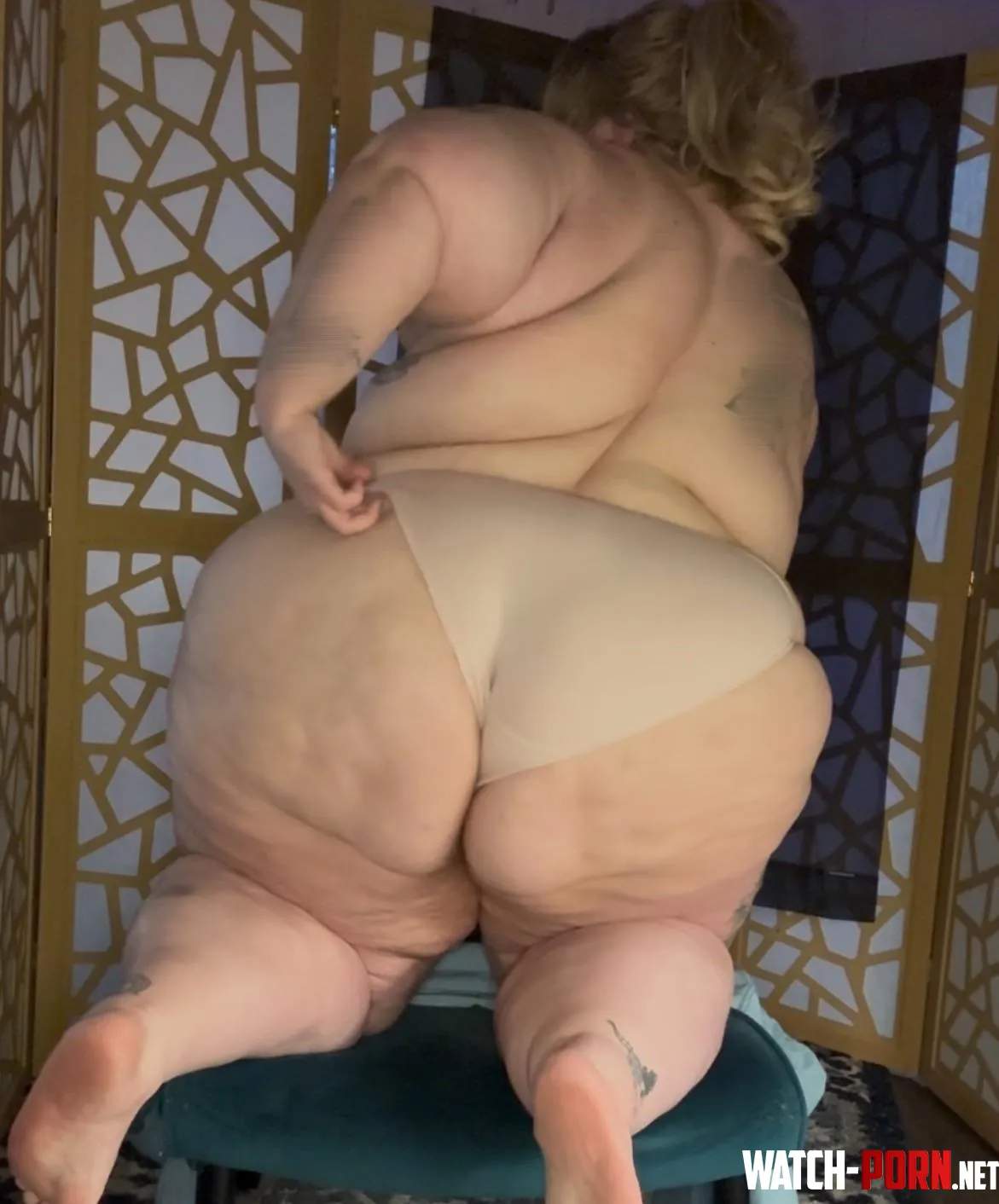 My ass was amazing and then I gained a couple hundred pounds and now it’s ___________. (Fill in the blank 😝) by bigbeckybennett