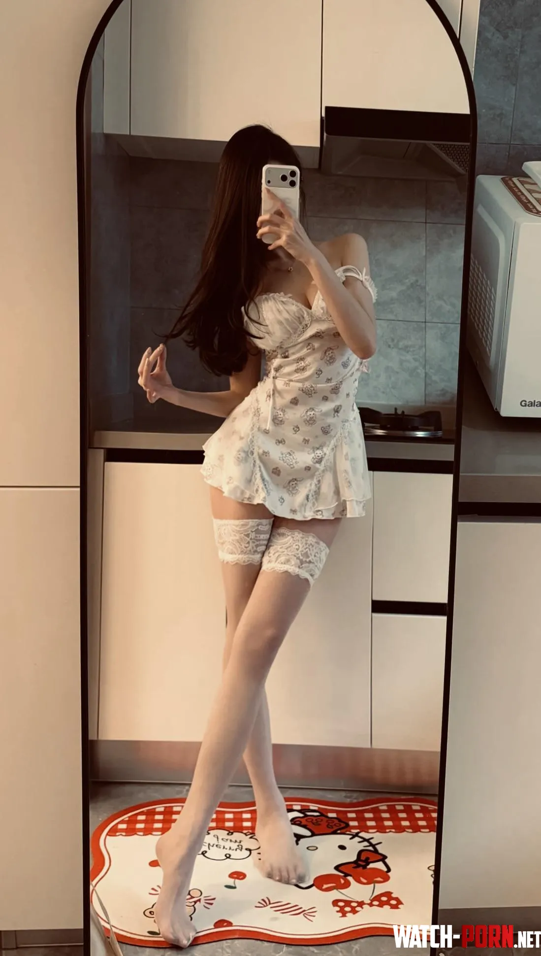 Housewife vibes or not quite? by Practicallynumb