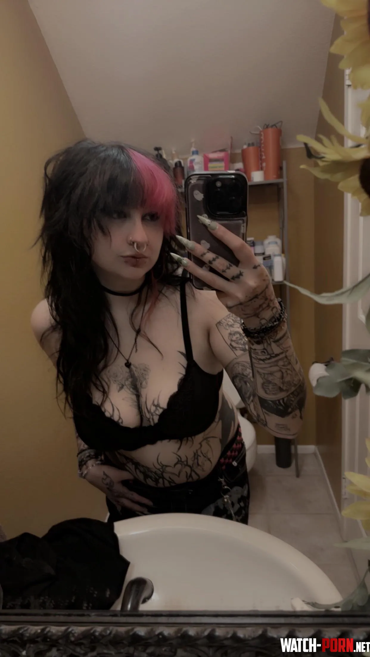 i think pink suits me by cumbunii