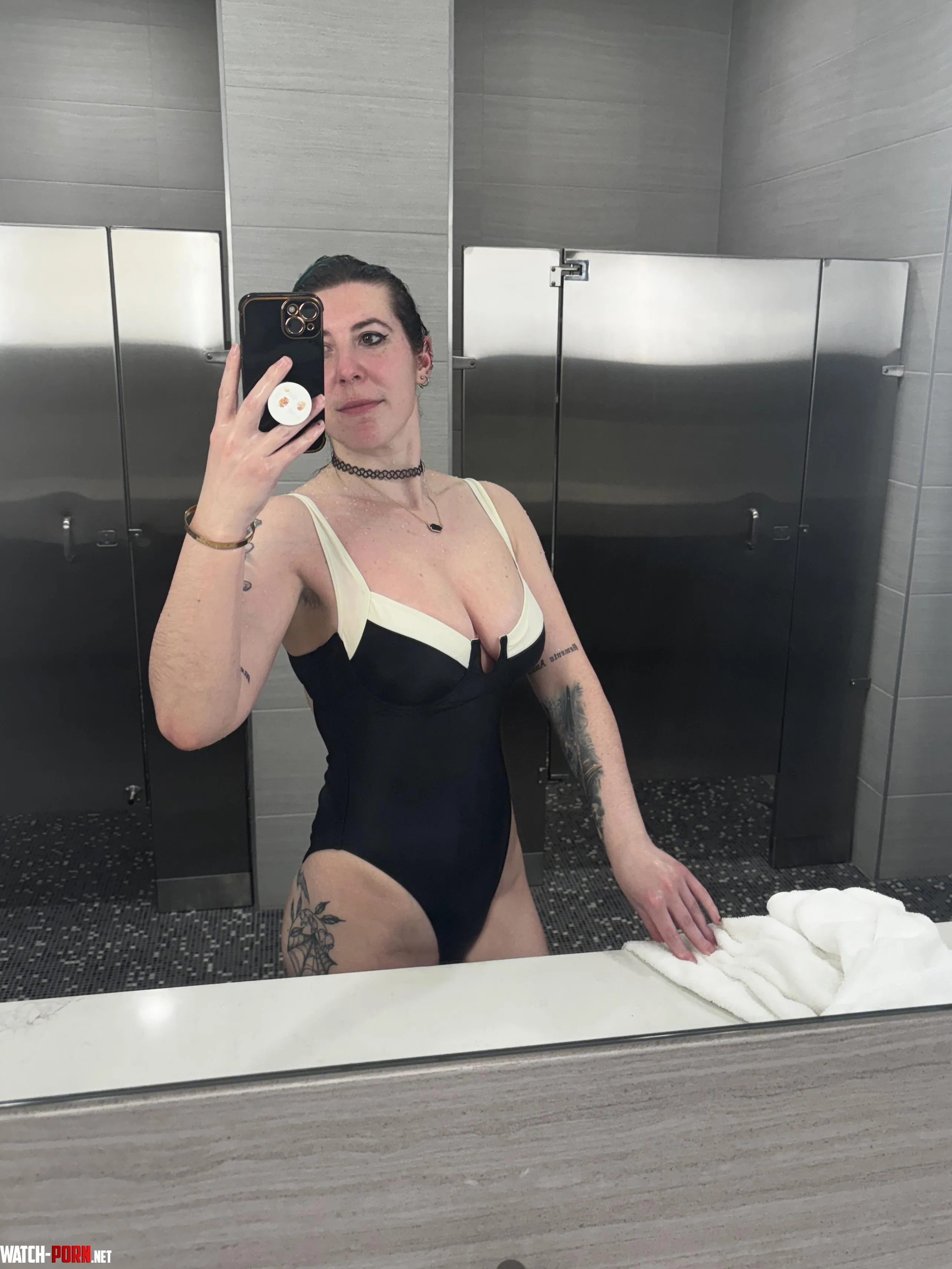 Black and white by sirenskiss3