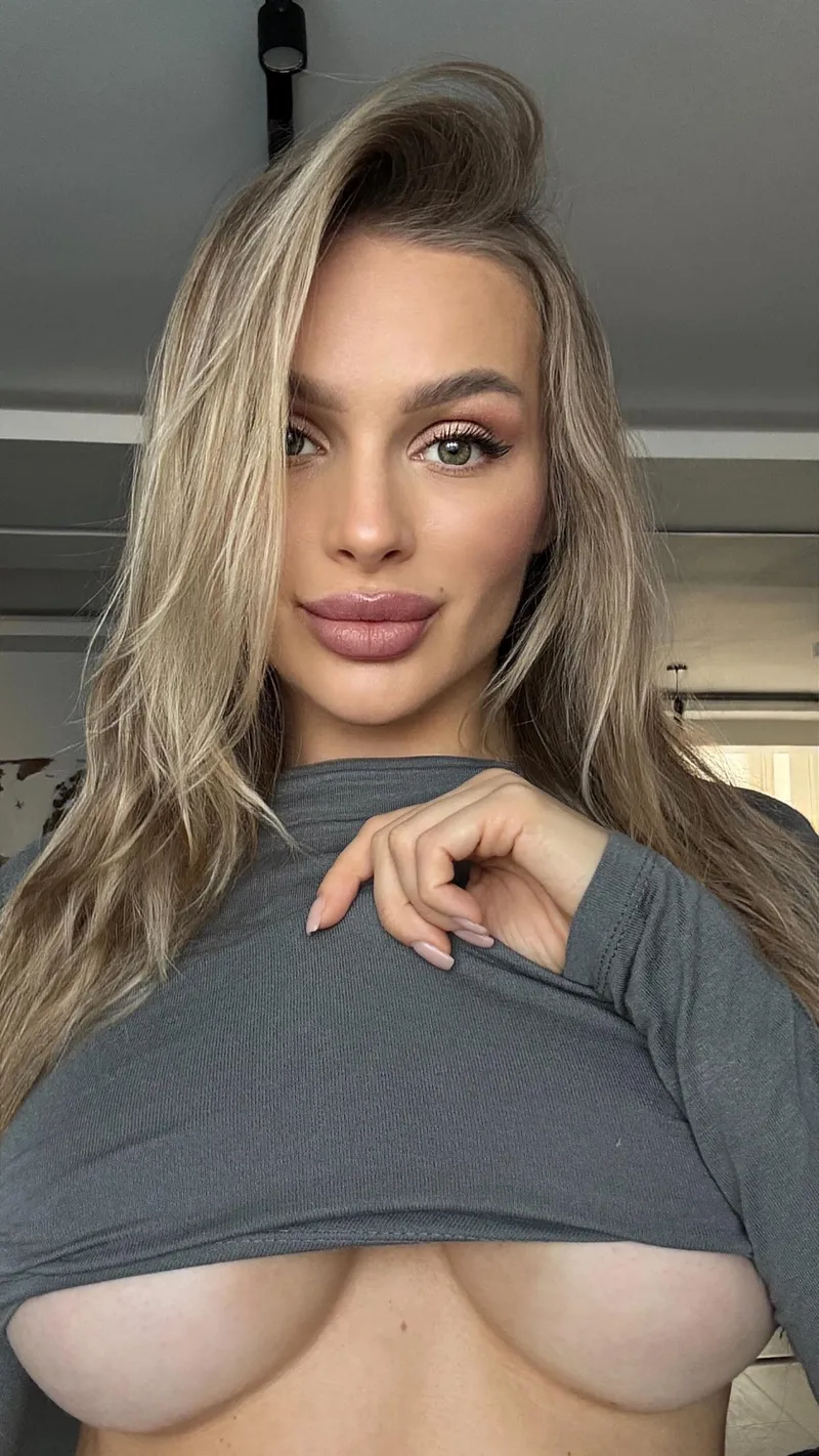 Thumbnail Boobs Out for a Hello: Exploring Underboob Fashion by KokomiStars