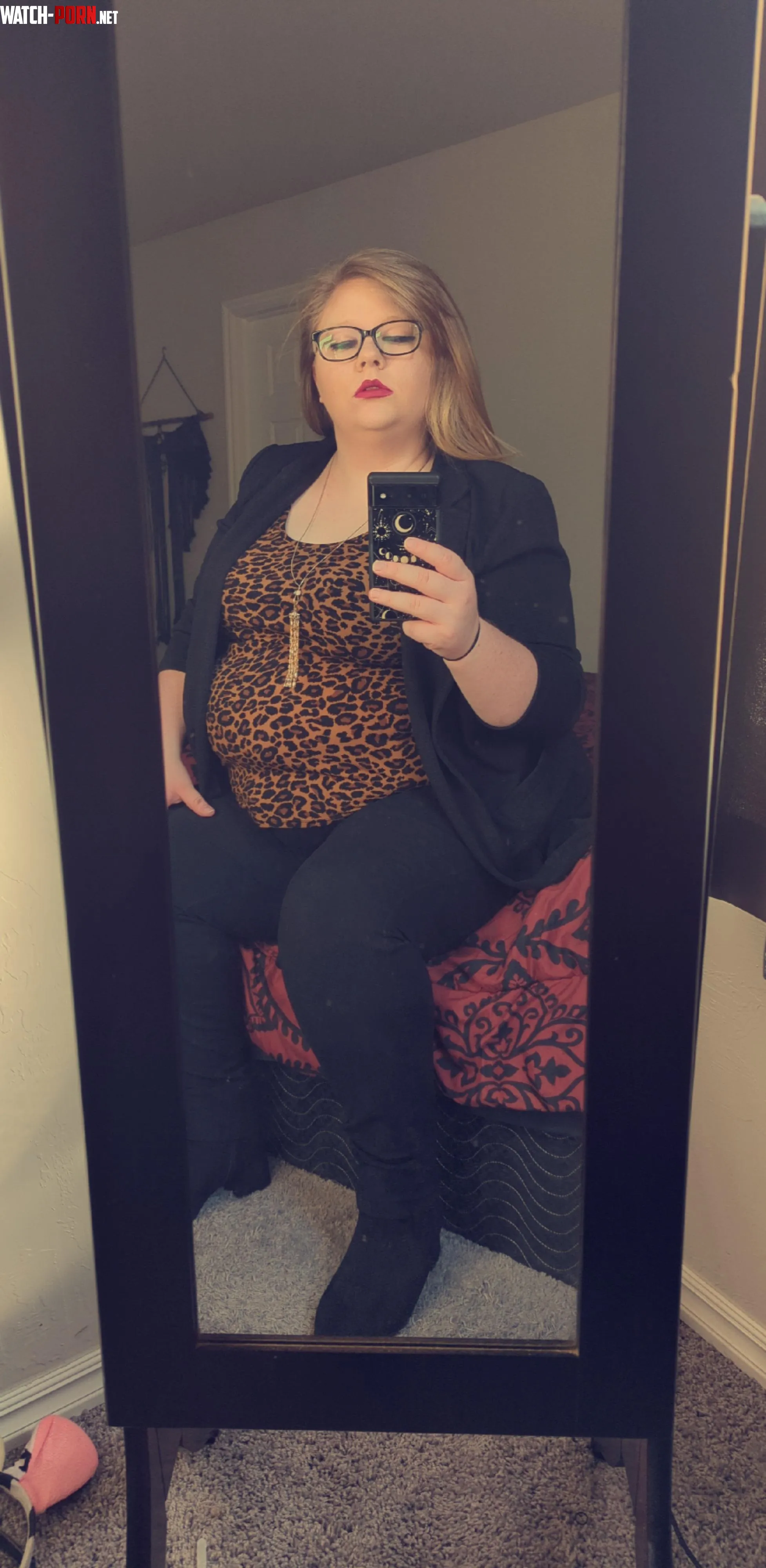 Would you work with an office fatty like me? by PenguinWaddles222