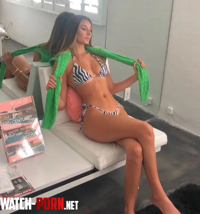 Pretty Isabella by QueriousGorge