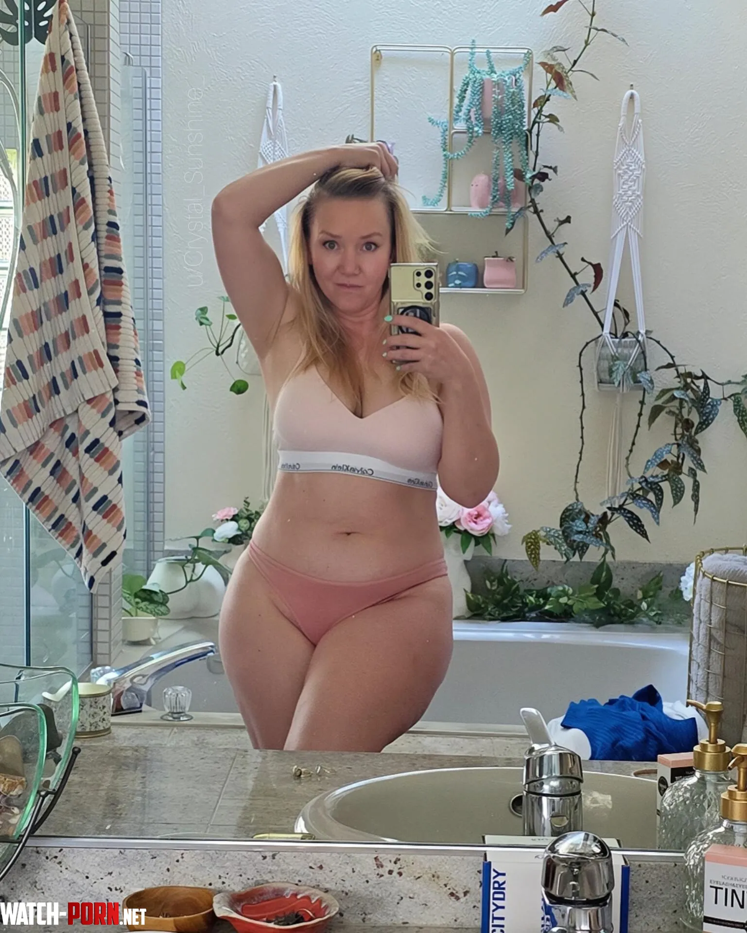 Born in 1973 and not ashamed of being slutty by Crystal_Sunshine_